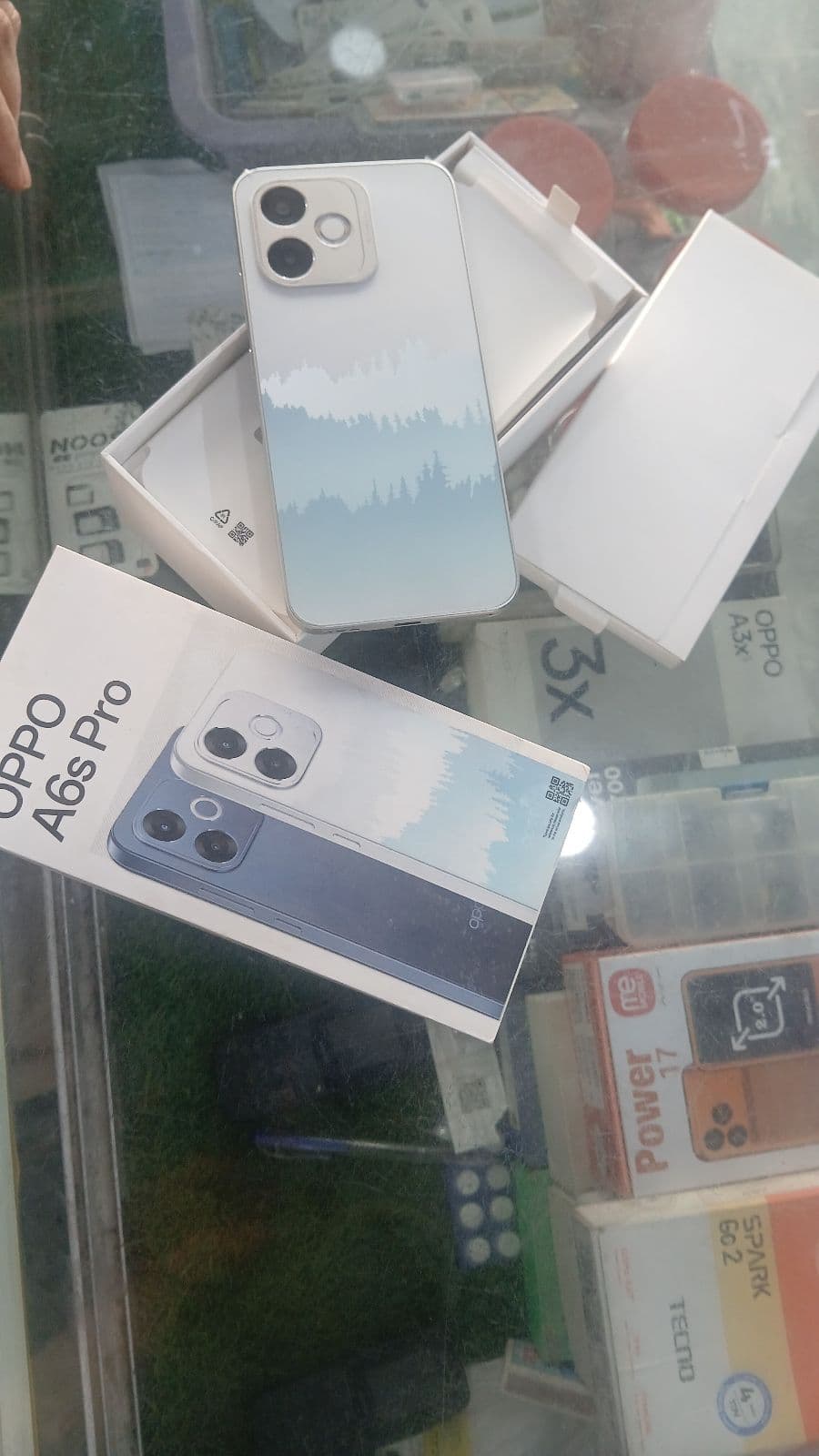 Oppo A6s Pro 8GB / 256GB in Lumina Forest — photo 3