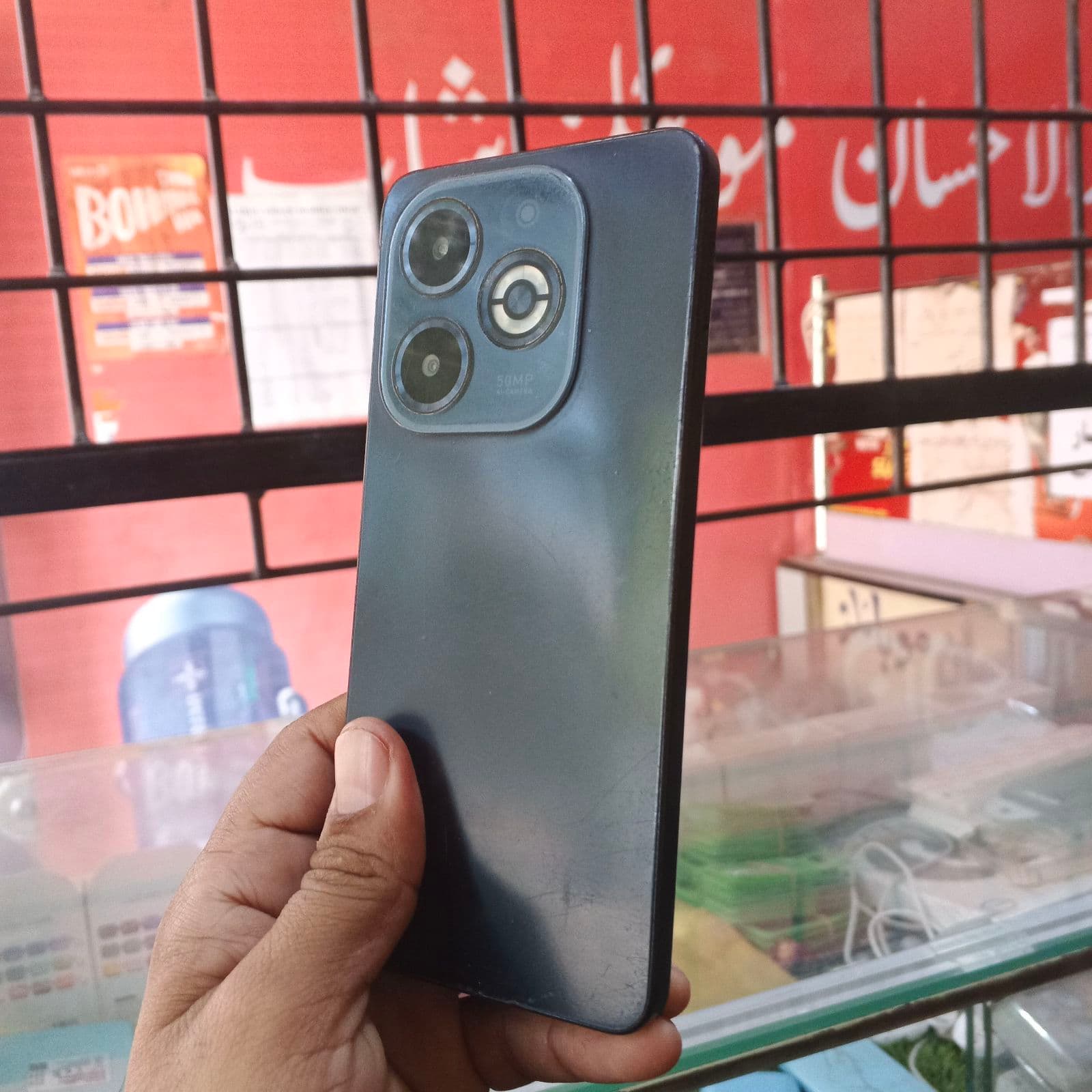 Infinix Smart 8 Plus 4GB / 64GB in Timber Black — photo 2