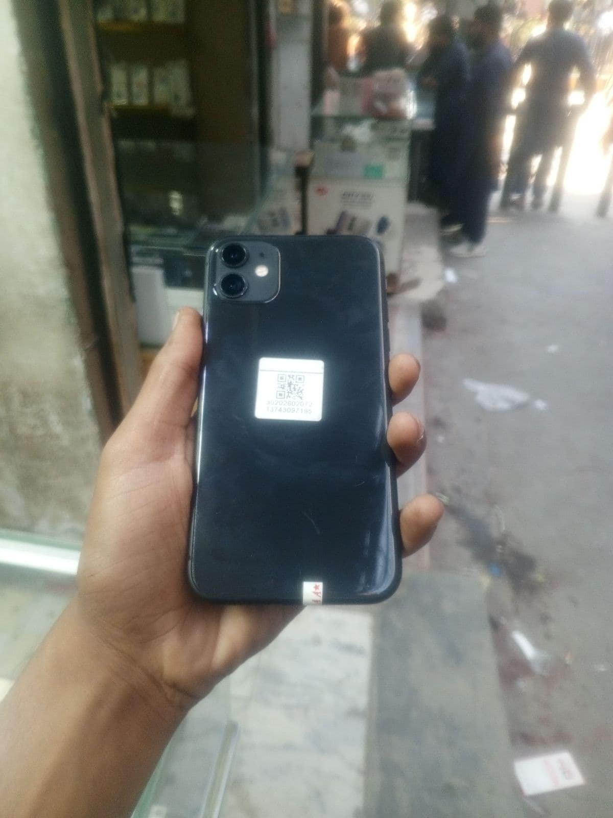 Apple iPhone 11 64GB in Black — photo 1