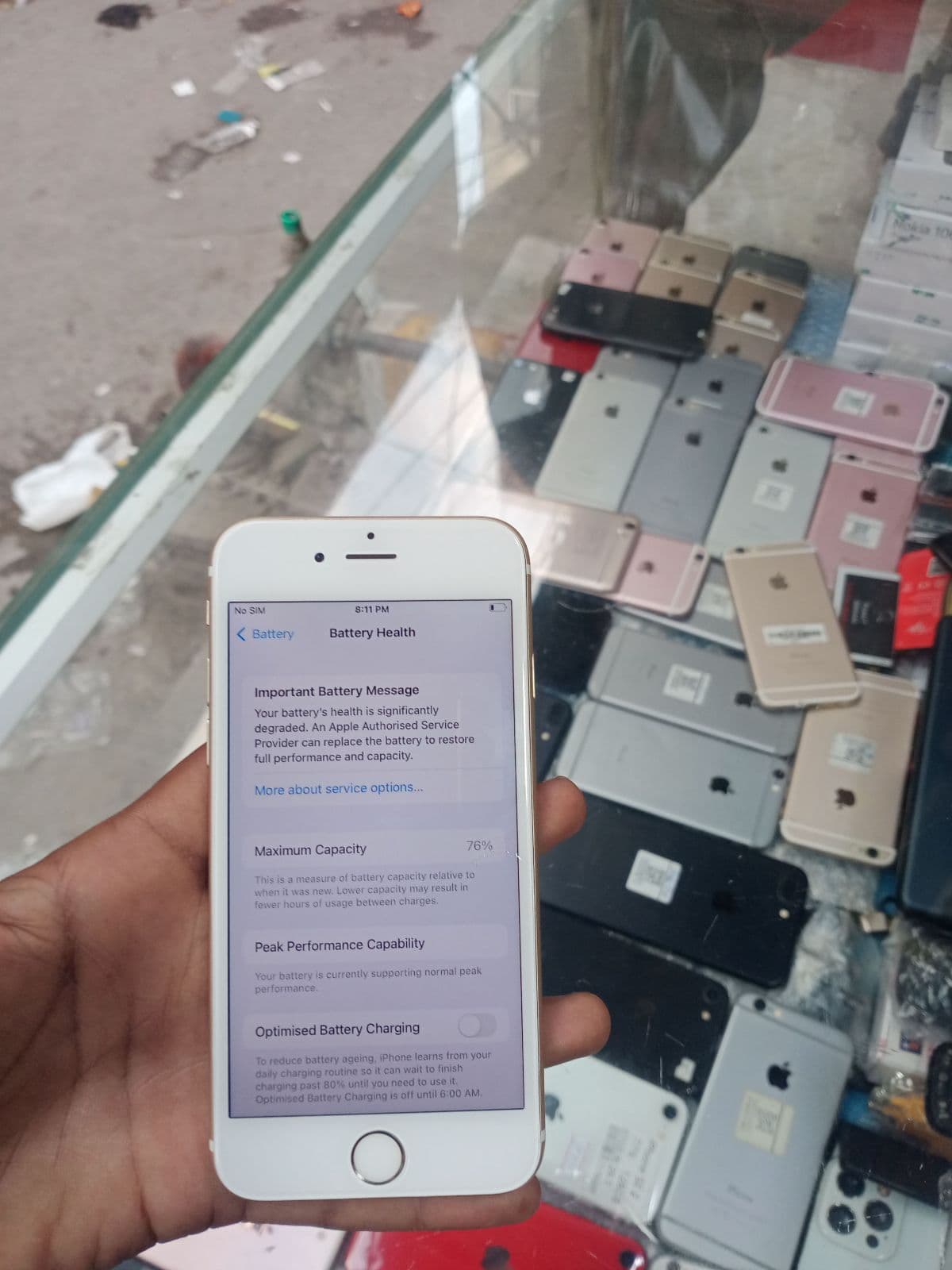 Apple iPhone 6s 64GB in Gold — photo 2