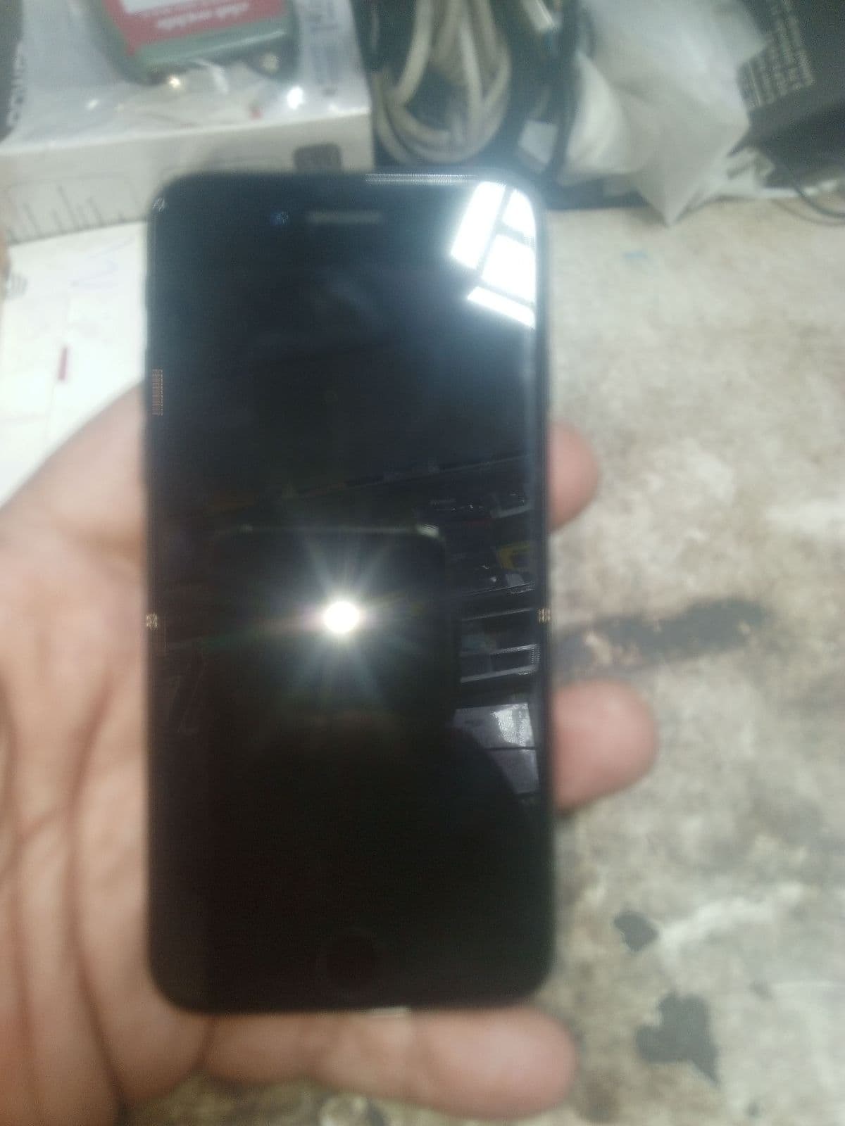 iPhone 7 · 128GB