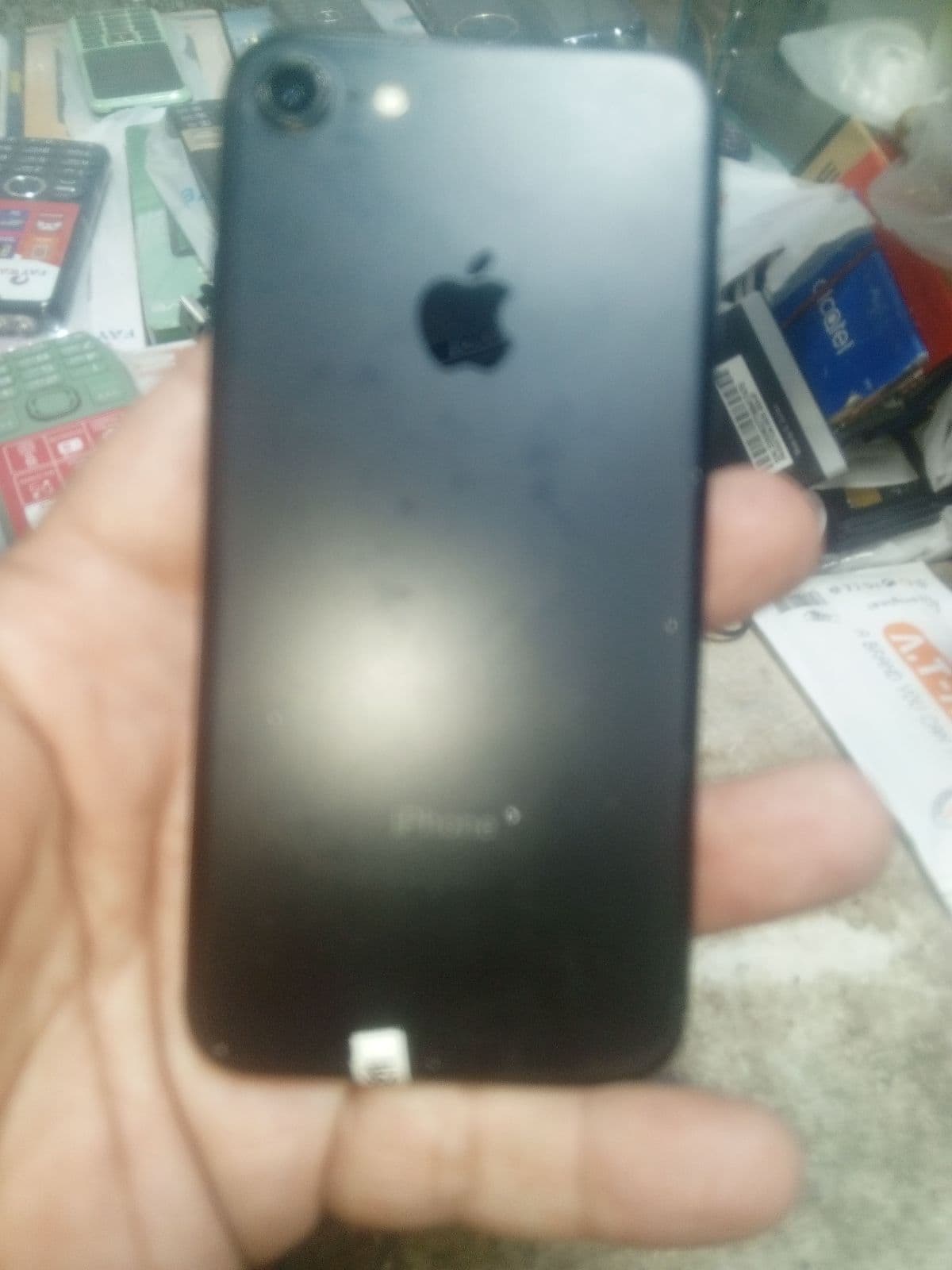 Apple iPhone 7 128GB in Jet Black — photo 2