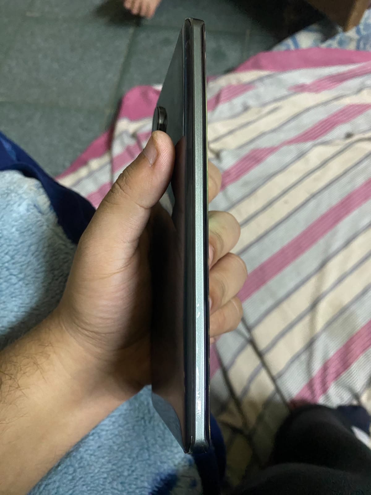 Realme GT 6 12GB / 256GB in Fluid Silver — photo 3