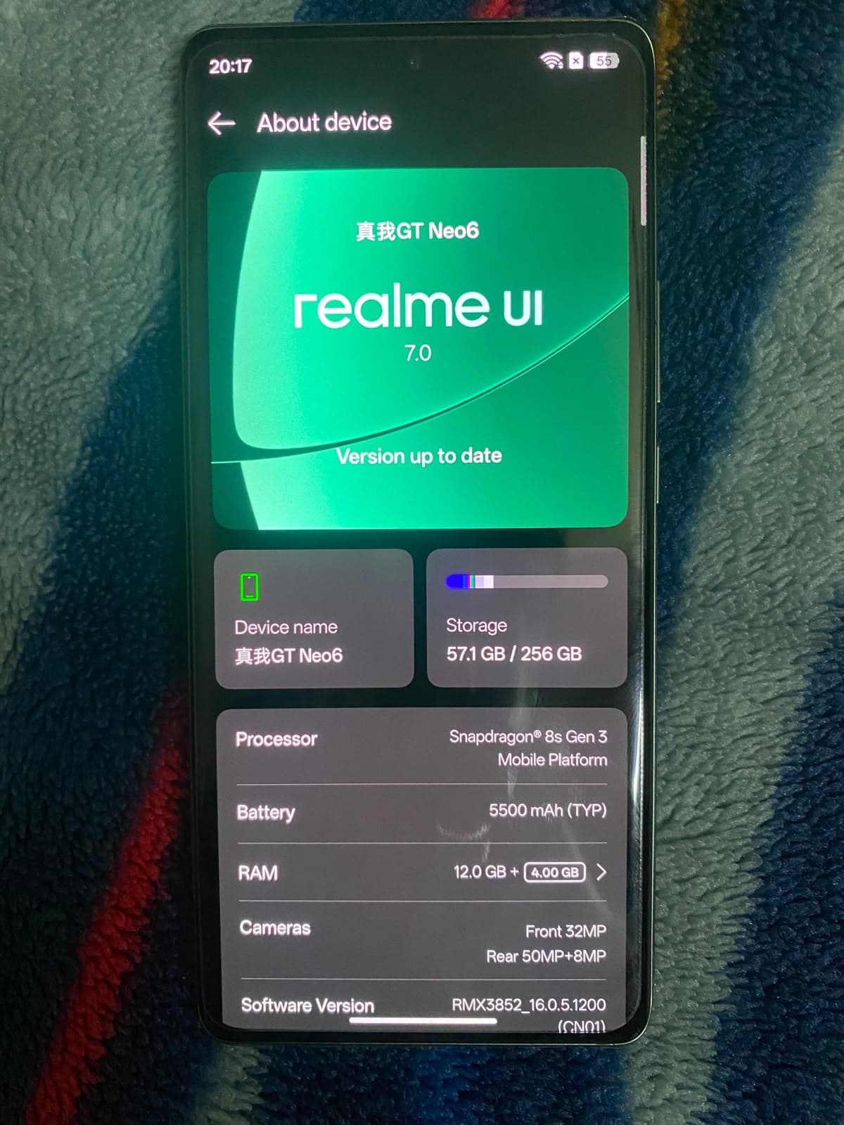 Realme GT 6 12GB / 256GB in Fluid Silver — photo 5