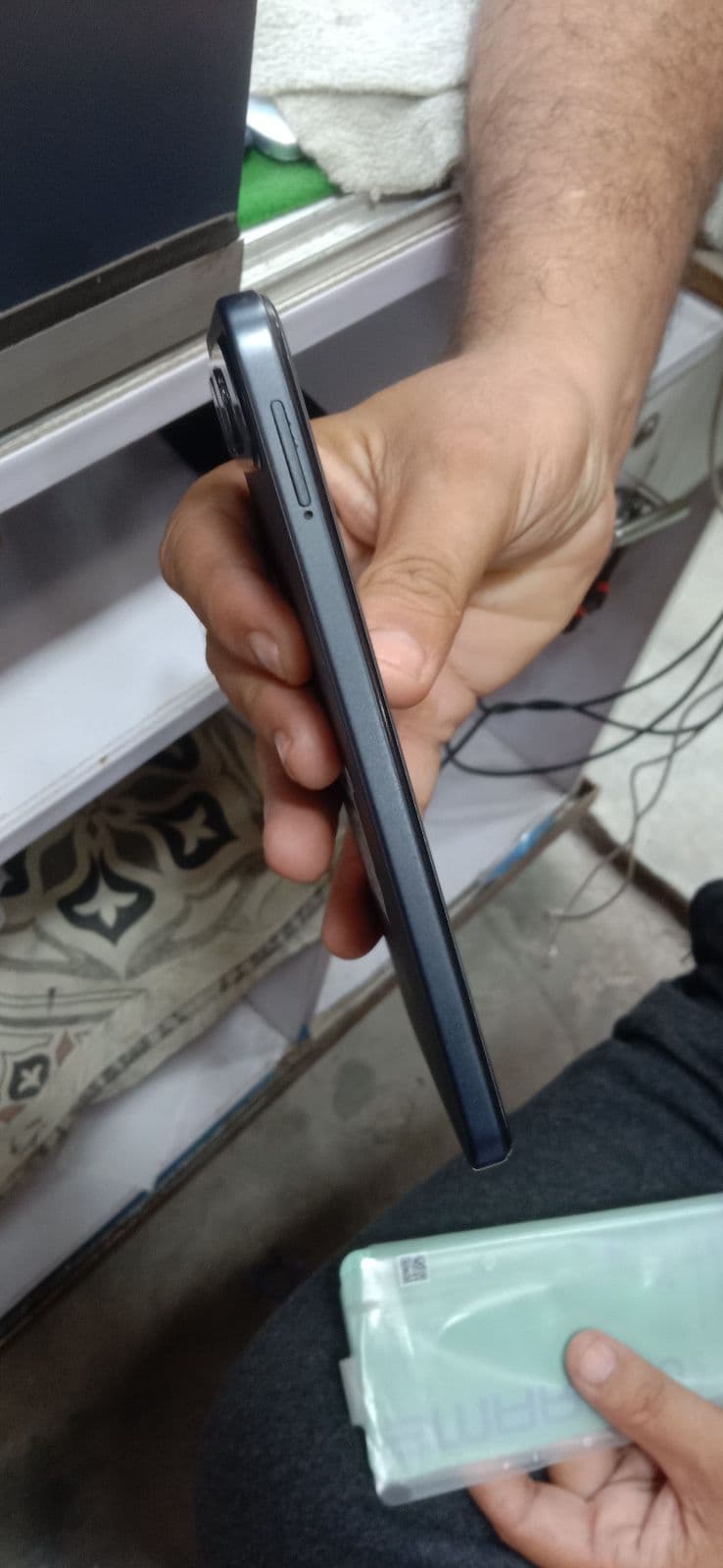 Infinix Smart 10 Plus 4GB / 128GB in Sleek Black — photo 3