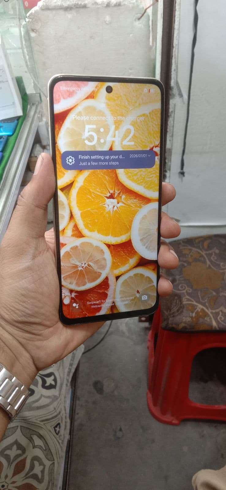 Realme C75 8GB / 256GB in Lightning Gold — photo 2