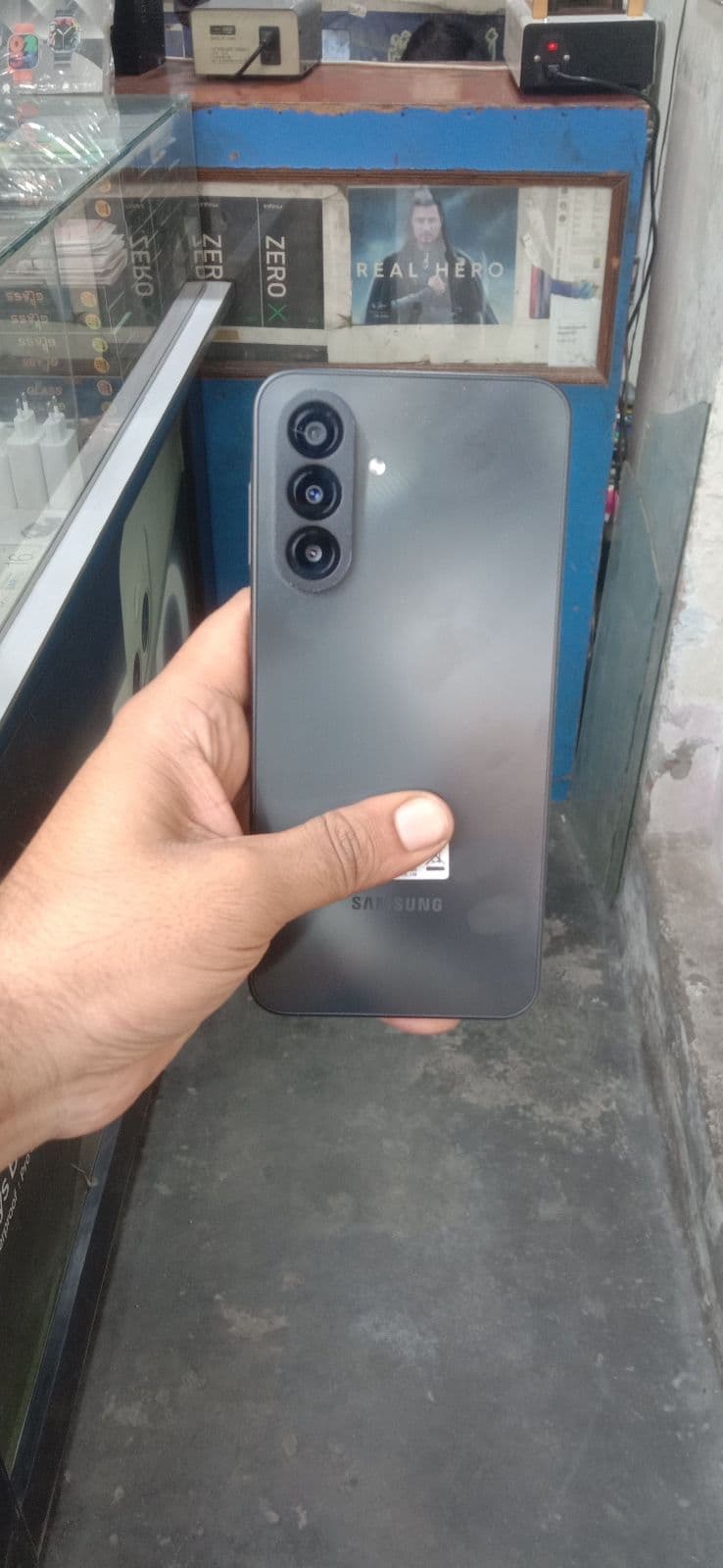 Galaxy A17 · 8GB / 256GB
