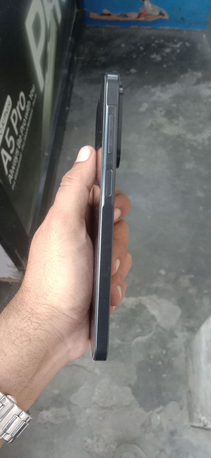 Samsung Galaxy A17 8GB / 256GB in Black — photo 3