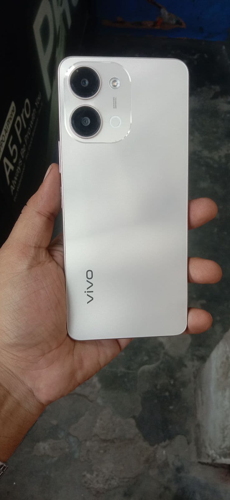 Y11d · 4GB / 128GB