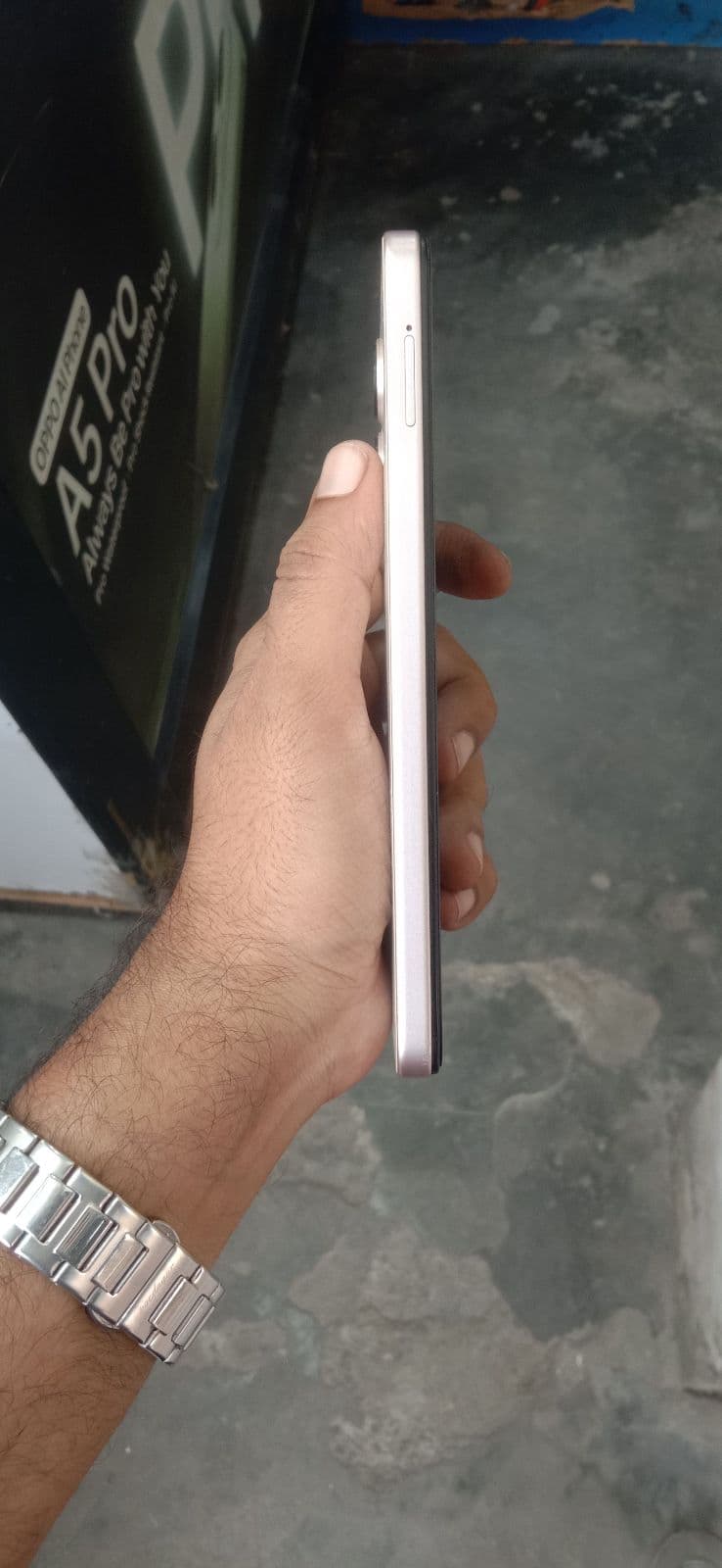 Vivo Y11d 4GB / 128GB in Sunrise Gold — photo 3