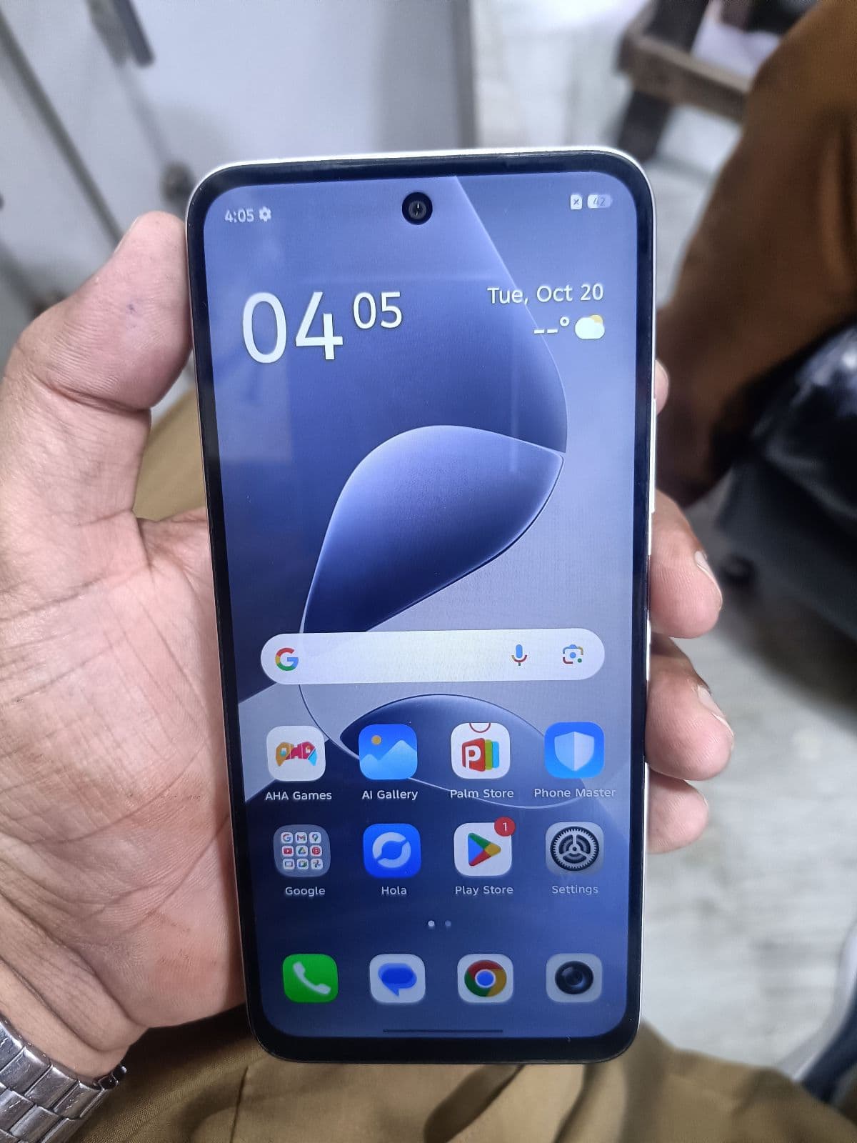 Infinix Hot 60i 6GB / 128GB in Titanium Silver — photo 2