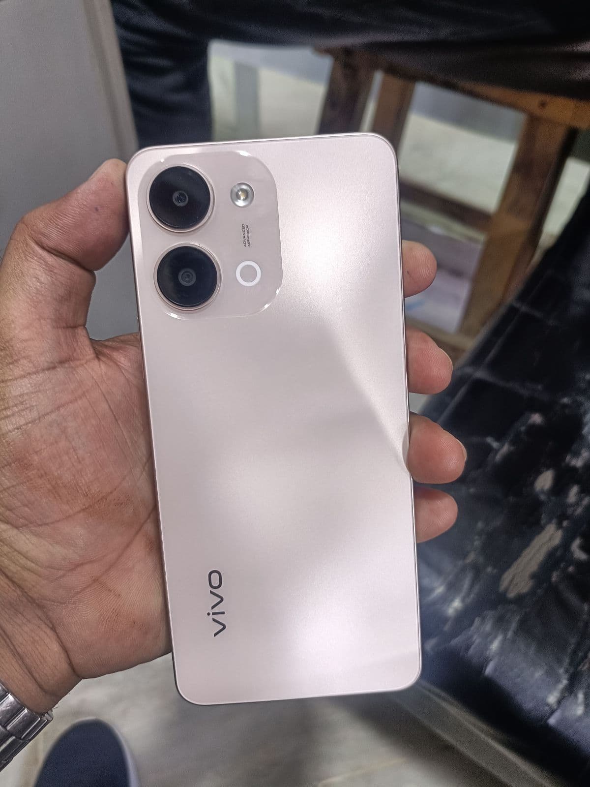 Vivo Y11d 4GB / 128GB in Sunrise Gold — photo 2