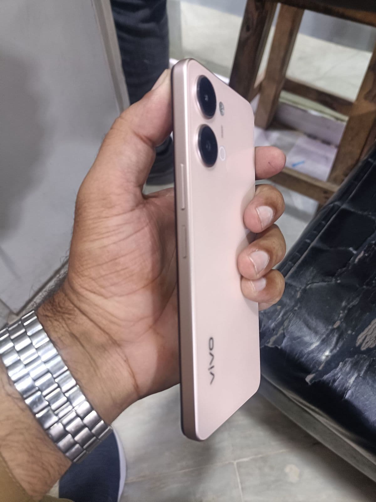 Vivo Y11d 4GB / 128GB in Sunrise Gold — photo 3