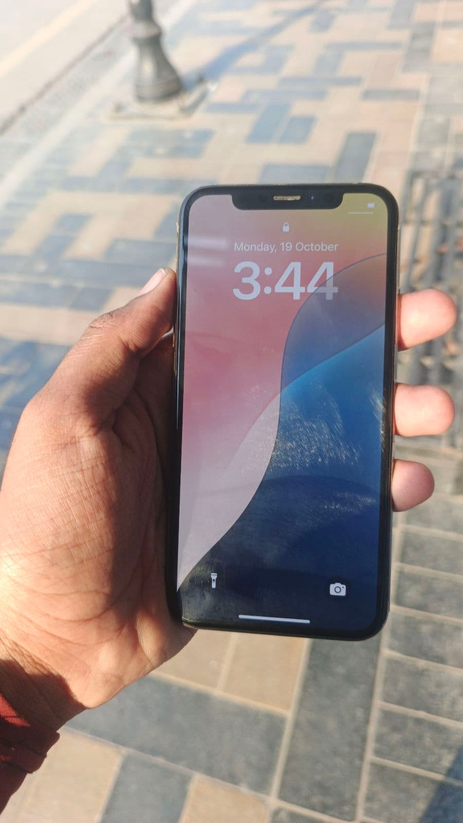 Apple iPhone XS 64GB in Gold — photo 2
