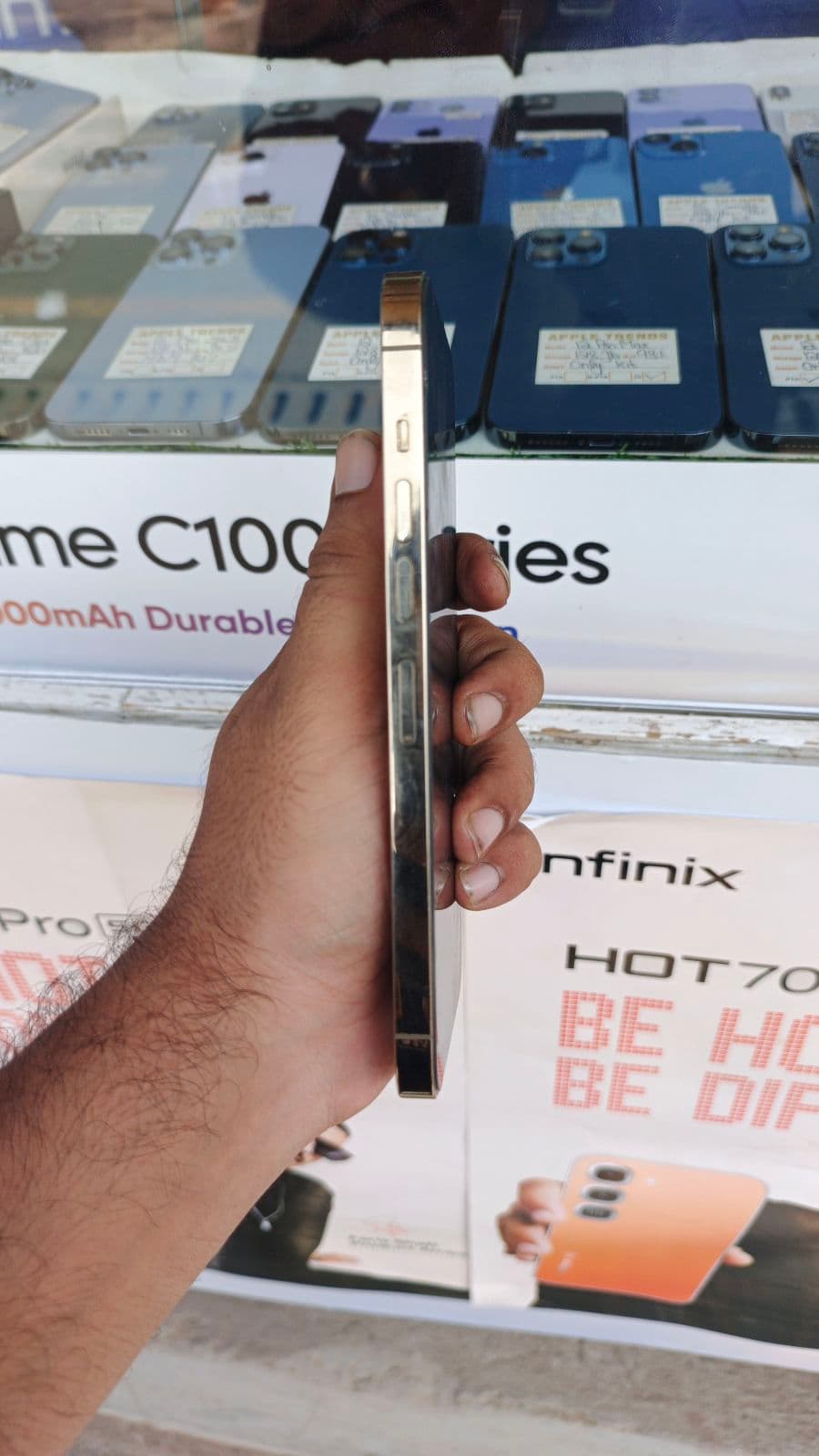 Apple iPhone 13 Pro Max 256GB in Gold — photo 3