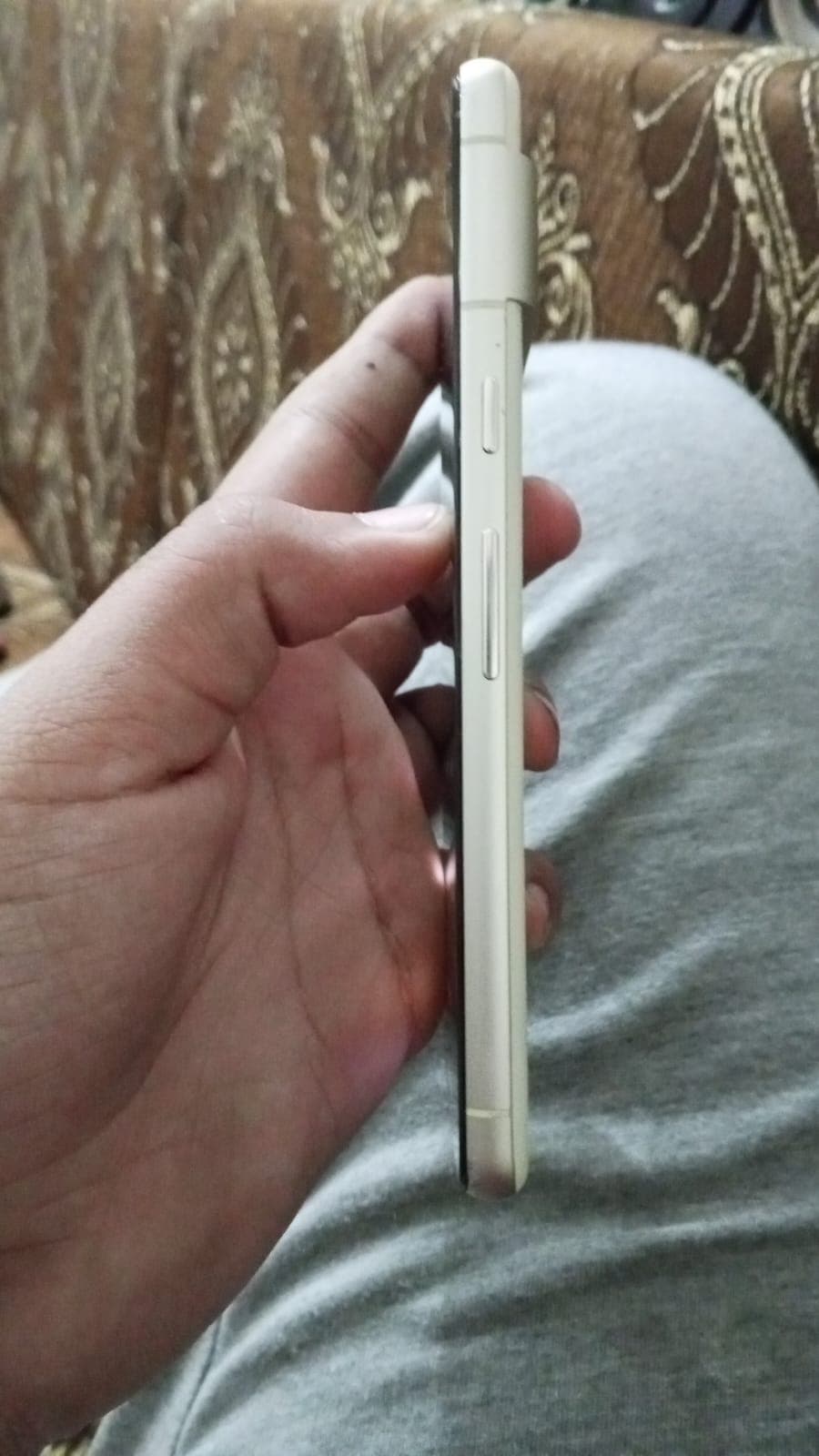 Google Pixel 7 8GB / 128GB in Lemongrass — photo 1