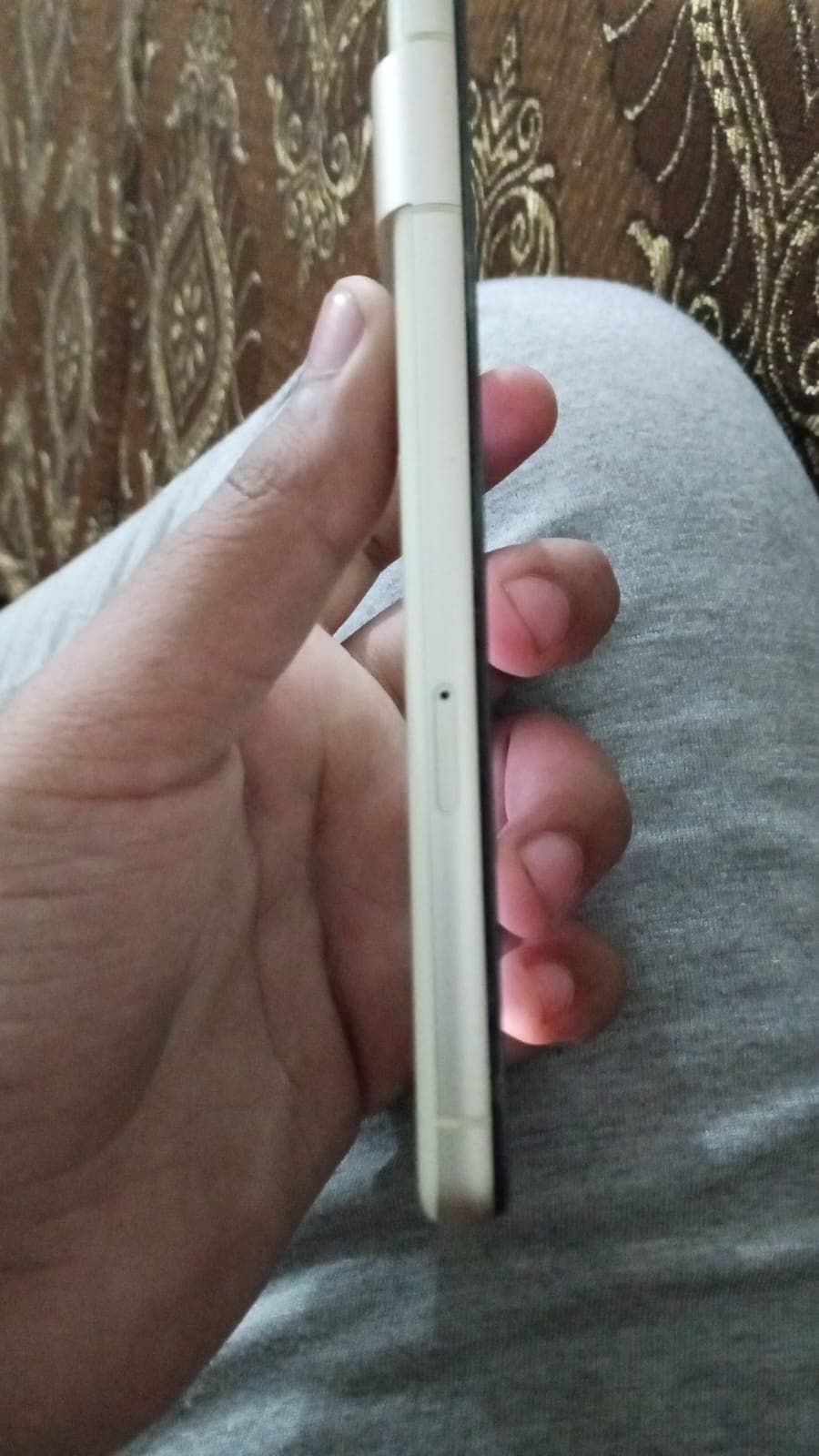 Google Pixel 7 8GB / 128GB in Lemongrass — photo 3
