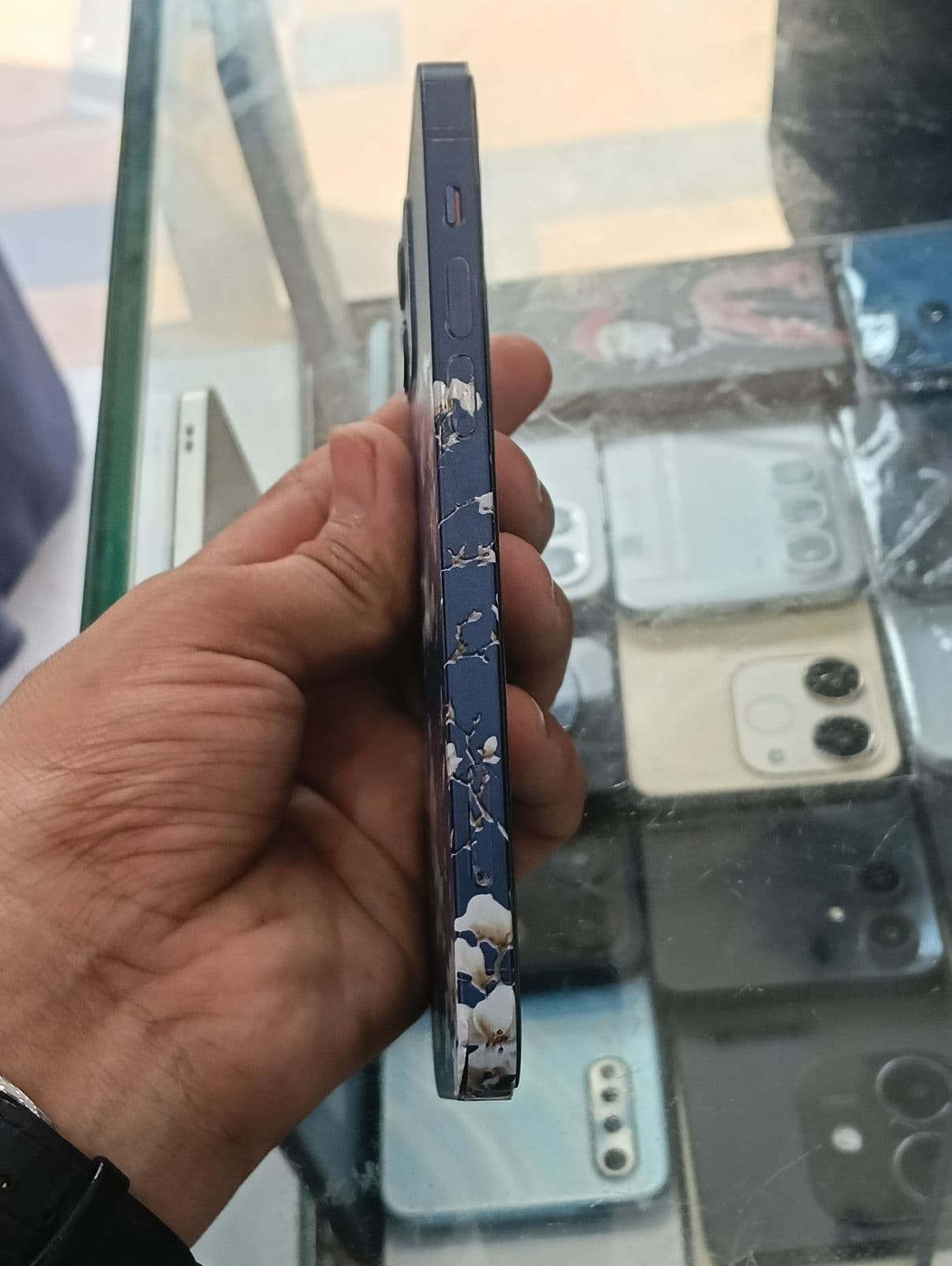 Apple iPhone 12 128GB in Blue — photo 2