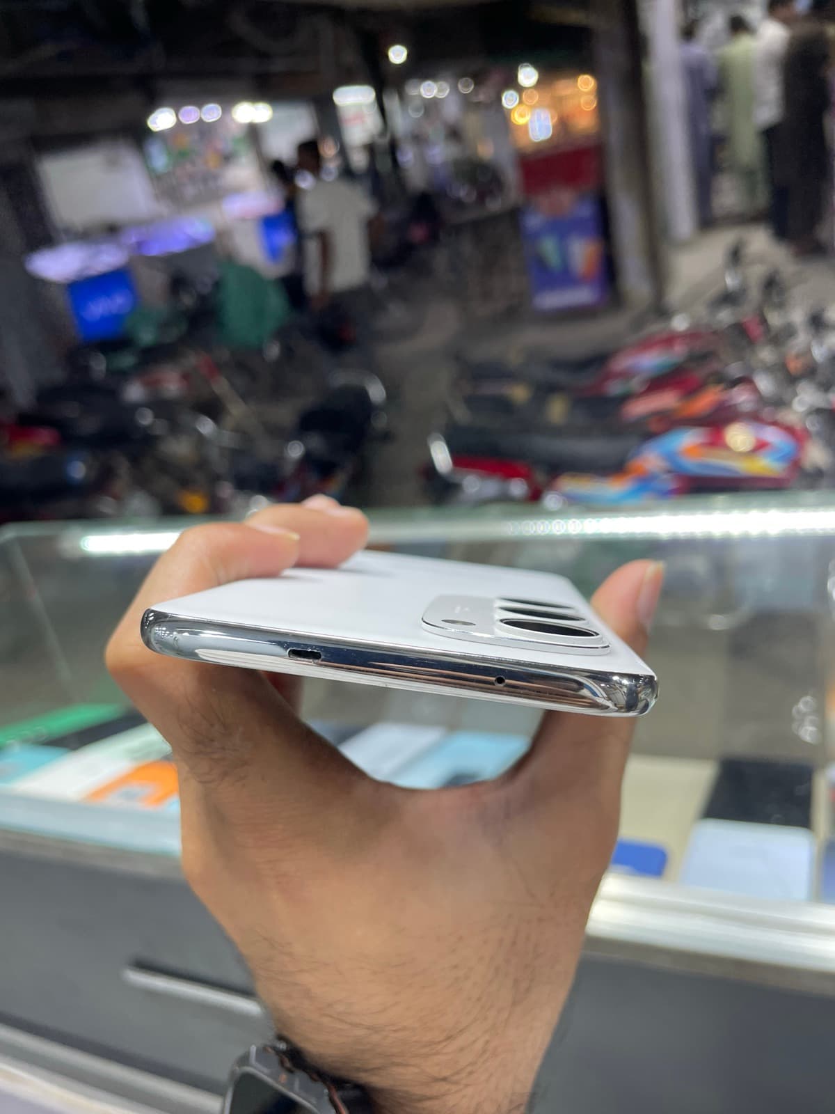 Tecno Spark 40 Pro+ 8GB / 256GB in Aurora White — photo 3