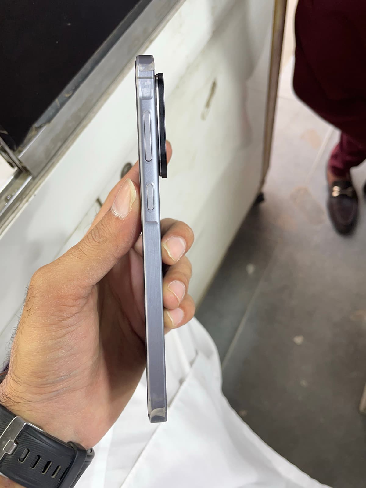 Samsung Galaxy A56 5G 12GB / 256GB in Awesome Graphite — photo 3