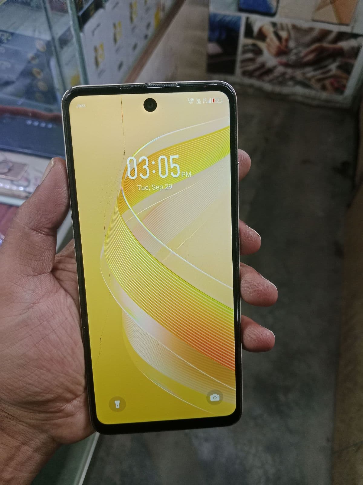 Infinix Smart 8 Pro 4GB / 128GB in Shiny Gold — photo 2