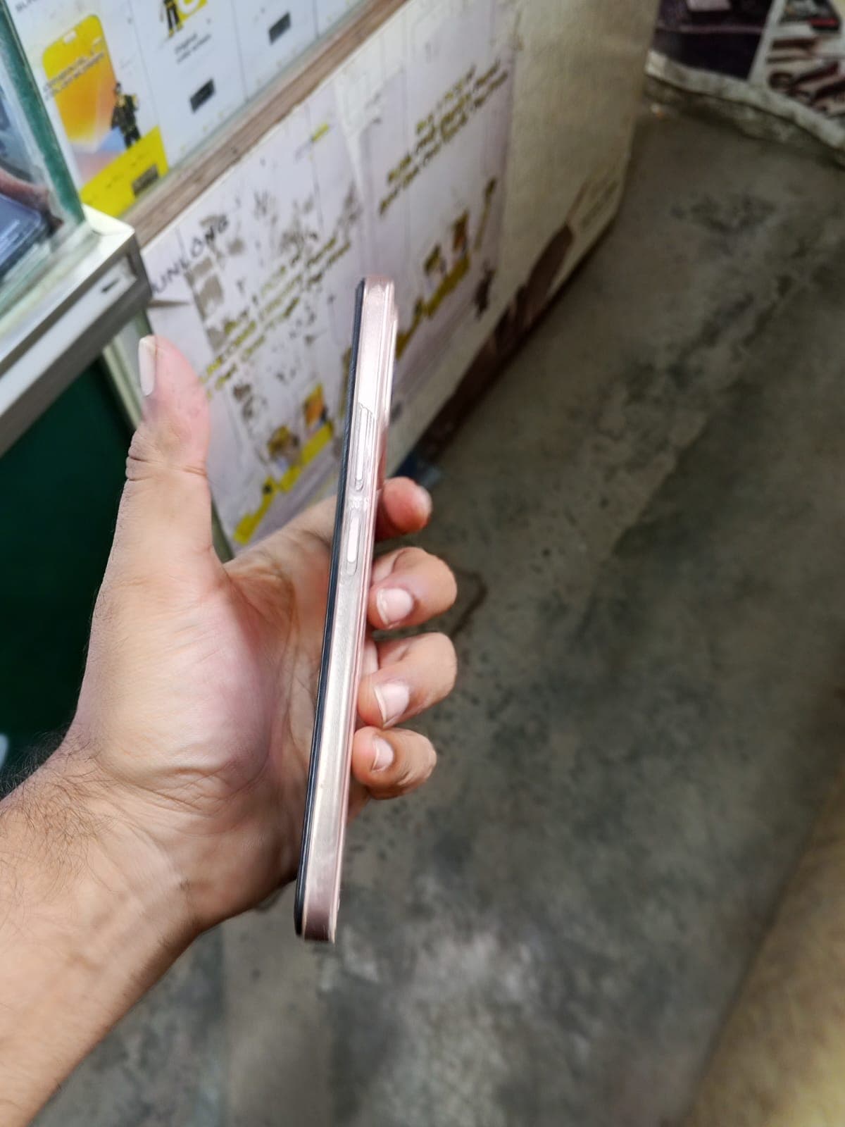 Vivo Y28 6GB / 128GB in Tornado Green — photo 5