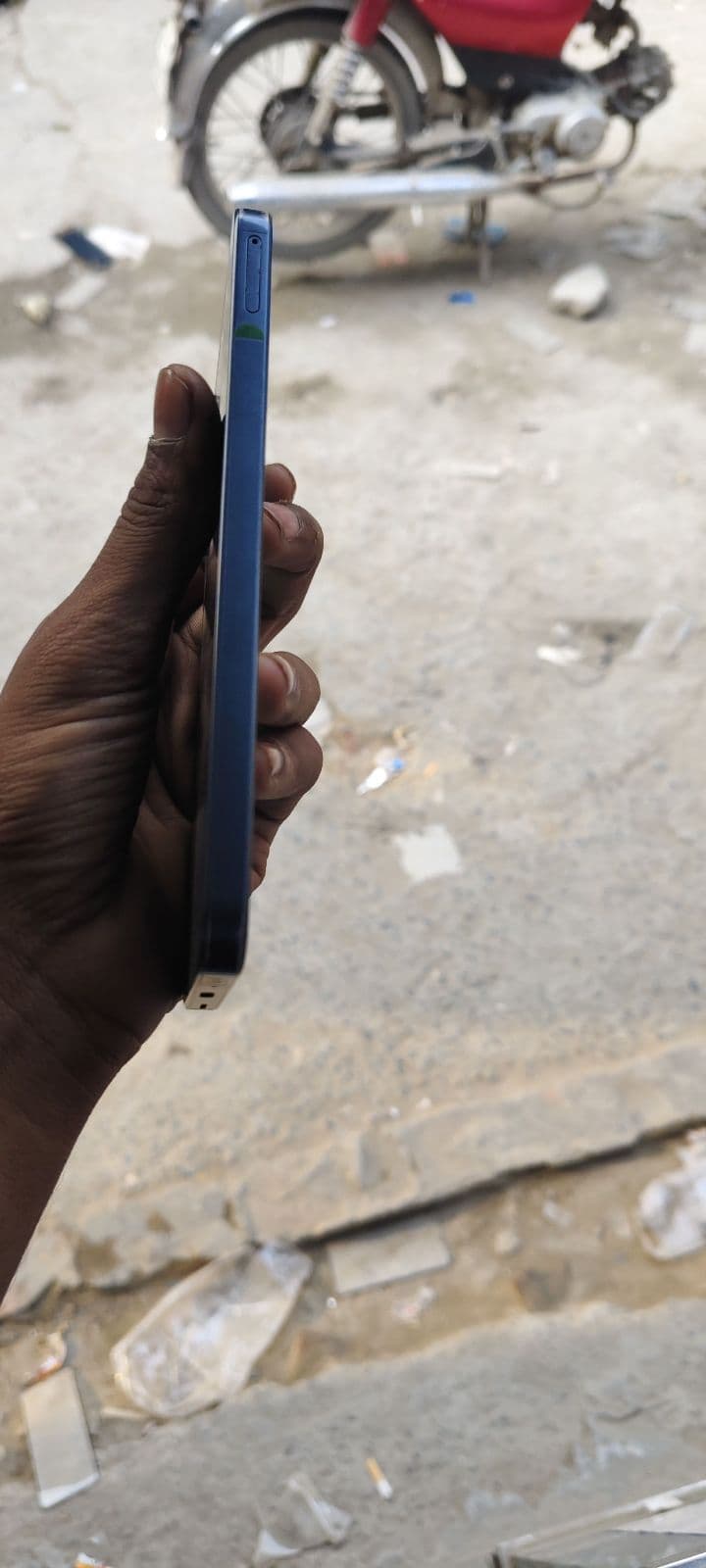Samsung Galaxy A16 8GB / 256GB in Black — photo 4