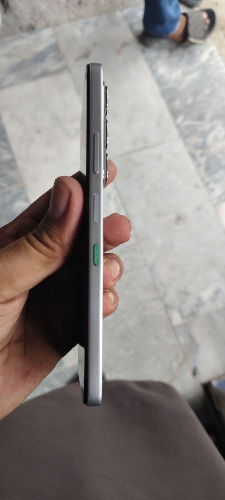 Infinix Hot 60i 6GB / 128GB in Titanium Silver — photo 2