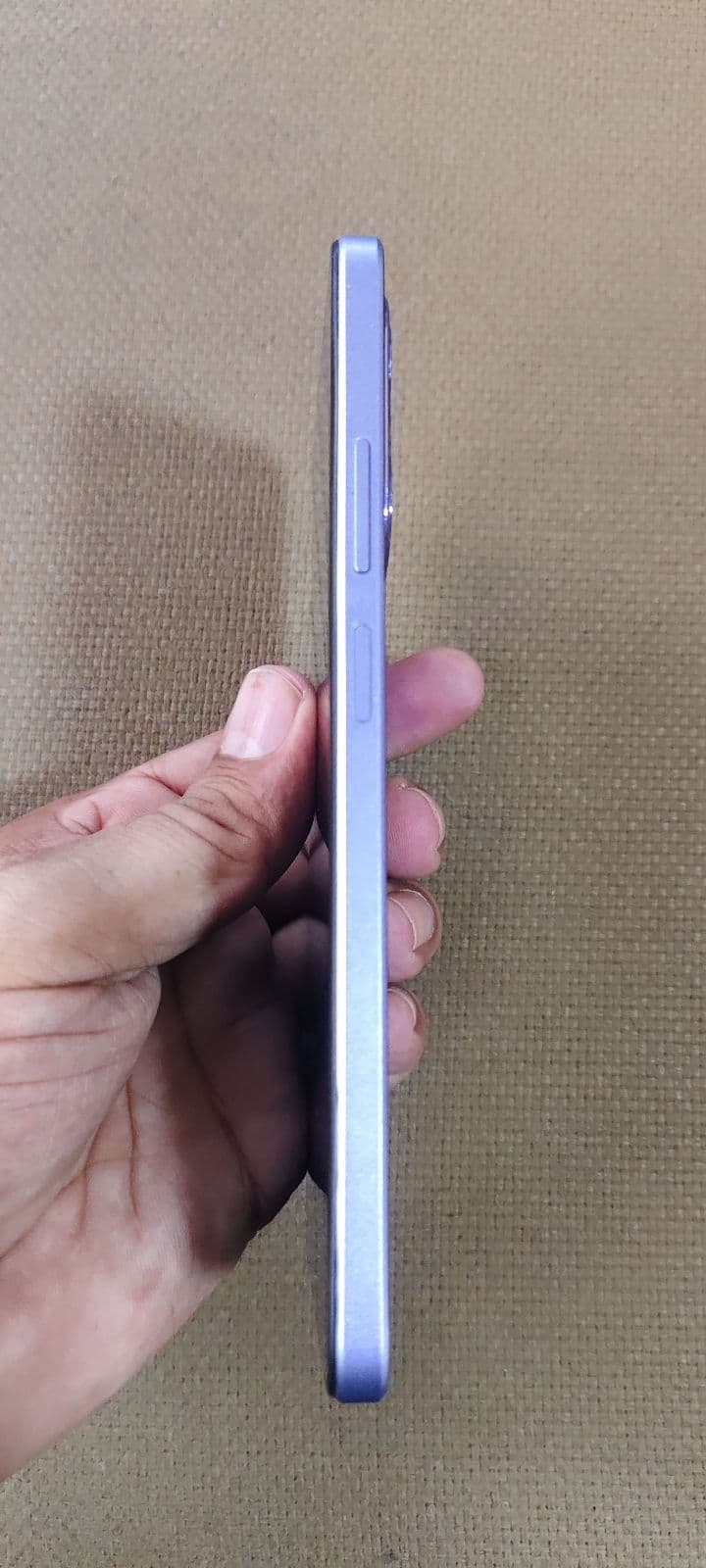 Oppo A3 6GB / 128GB in Starlight White — photo 3