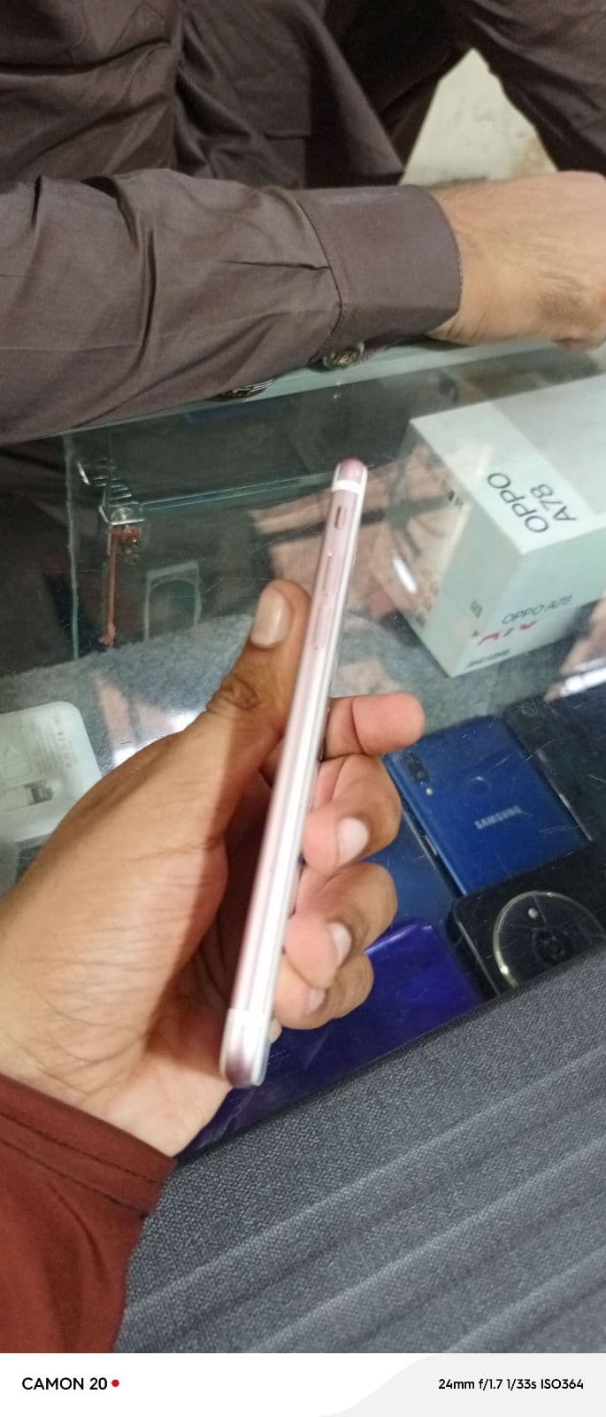 Apple iPhone 7 32GB in Rose Gold — photo 3