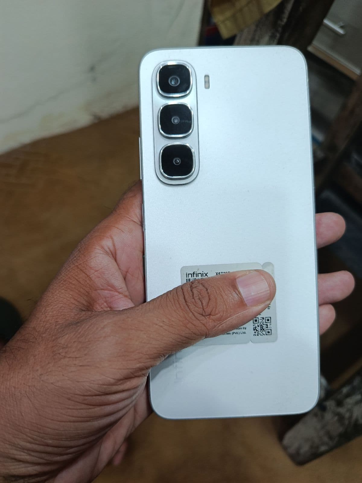 Infinix Hot 60i · 6GB / 128GB