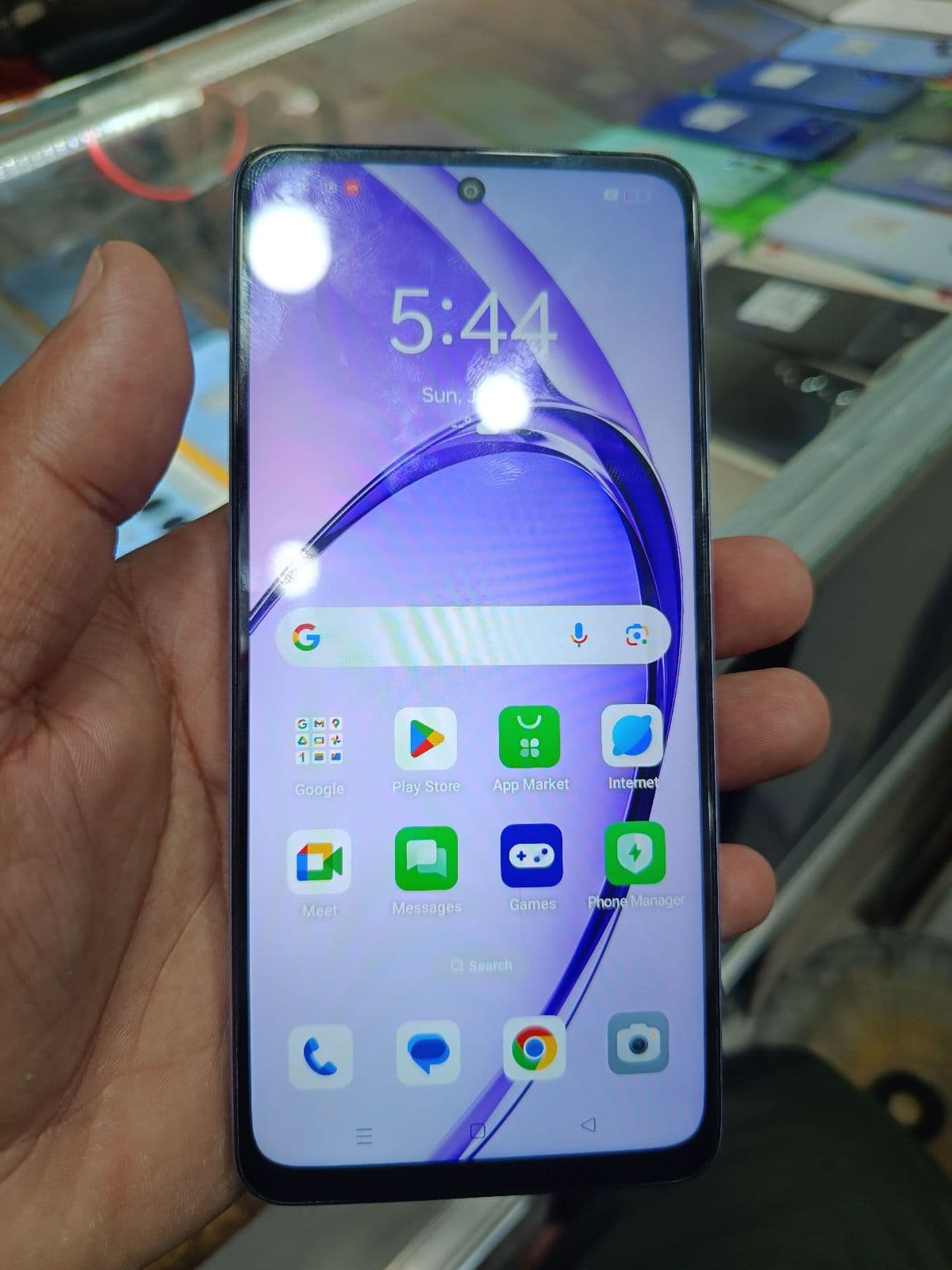 Oppo A5i 4GB / 64GB in Titanium Purple — photo 3