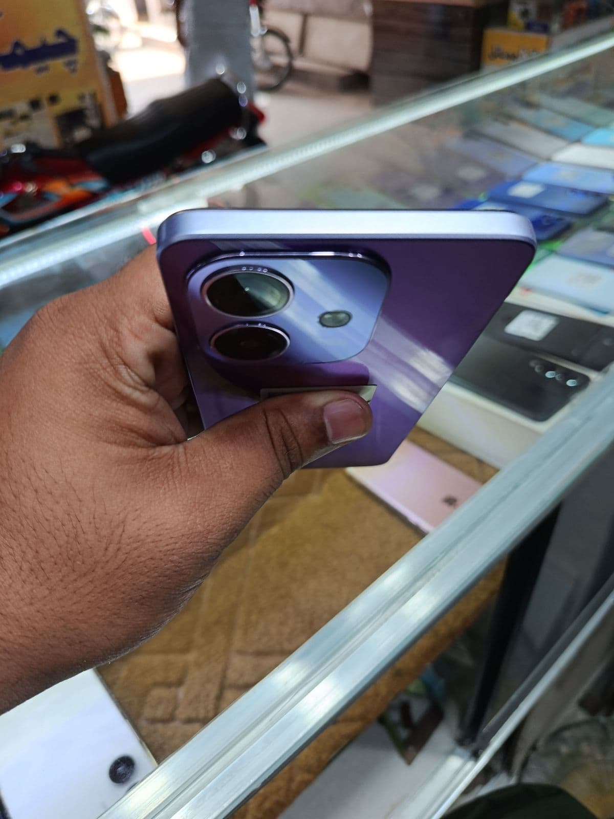 Oppo A5i 4GB / 64GB in Titanium Purple — photo 5