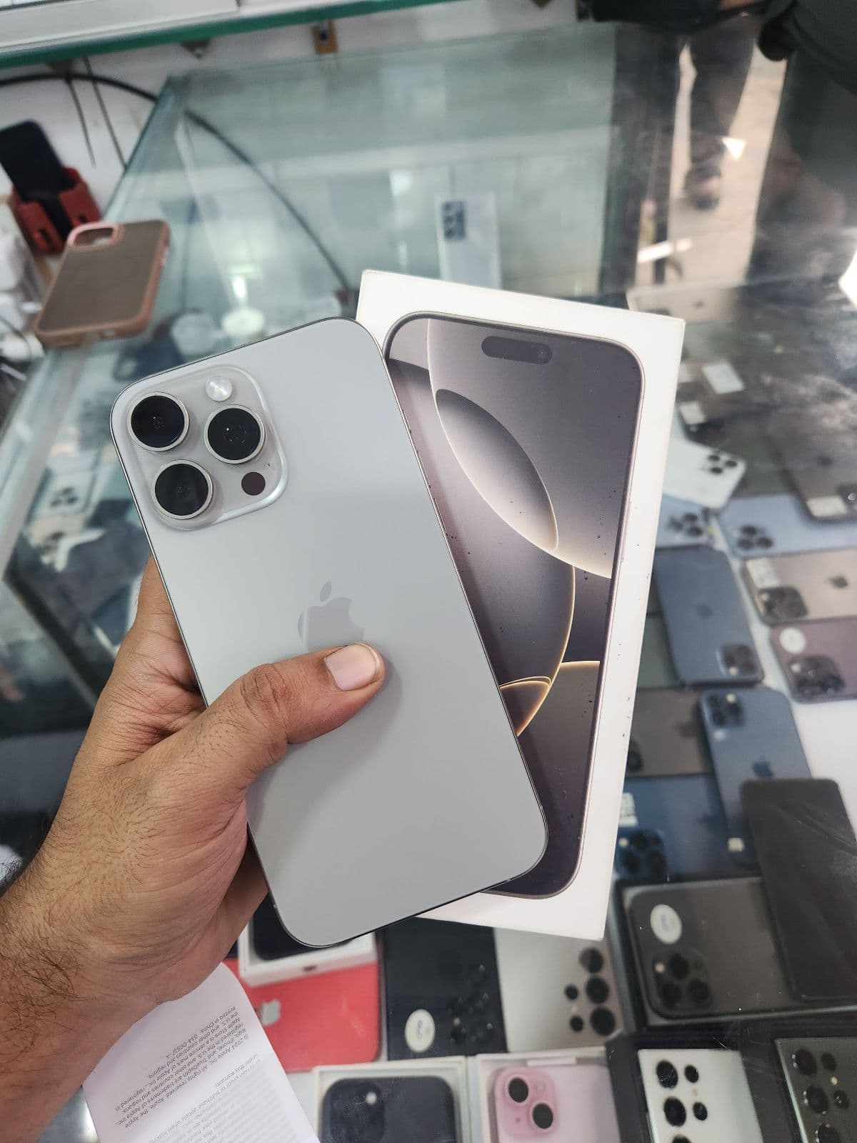 iPhone 16 Pro Max · 256GB