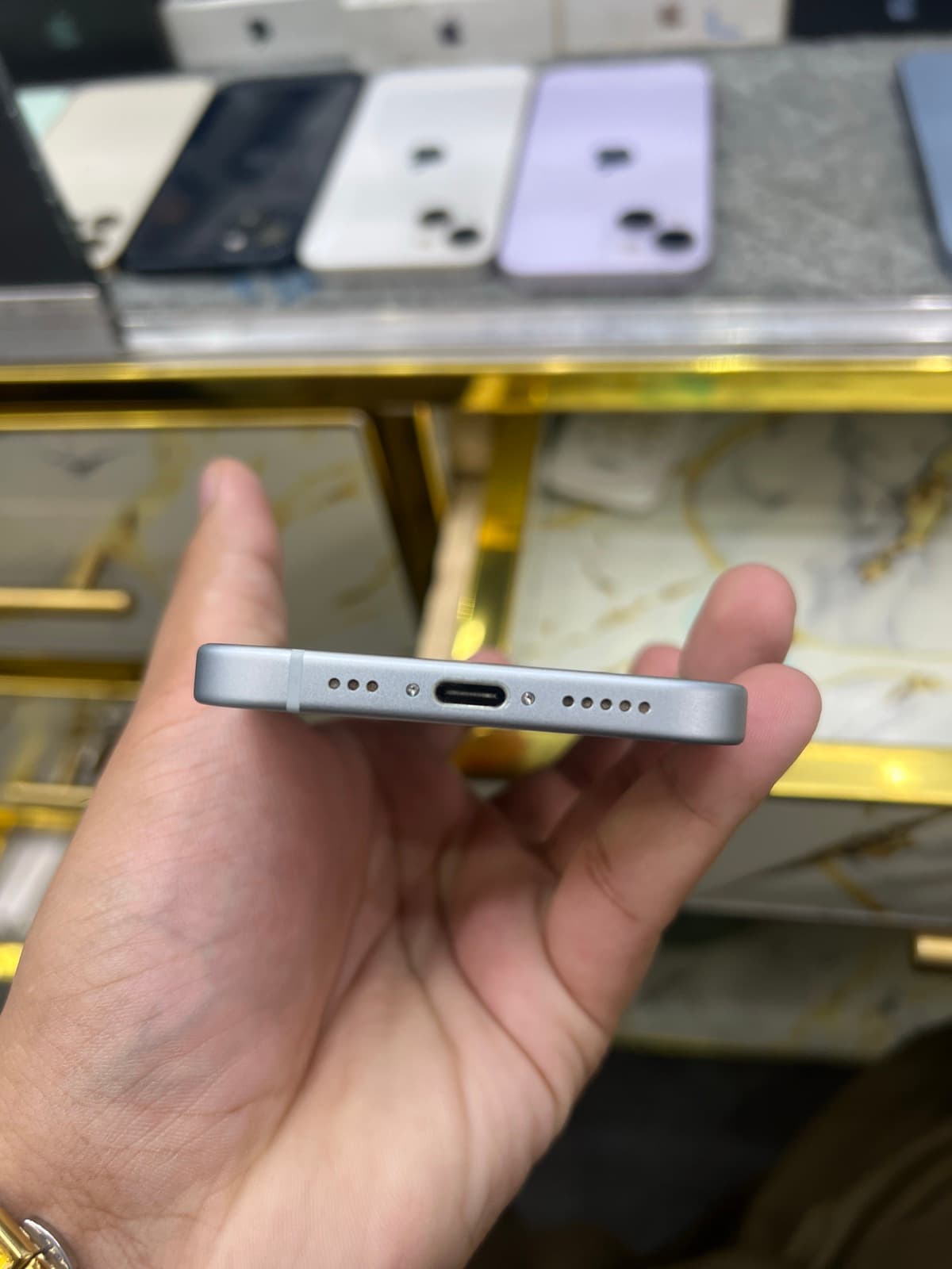 Apple iPhone 15 128GB in Blue — photo 3