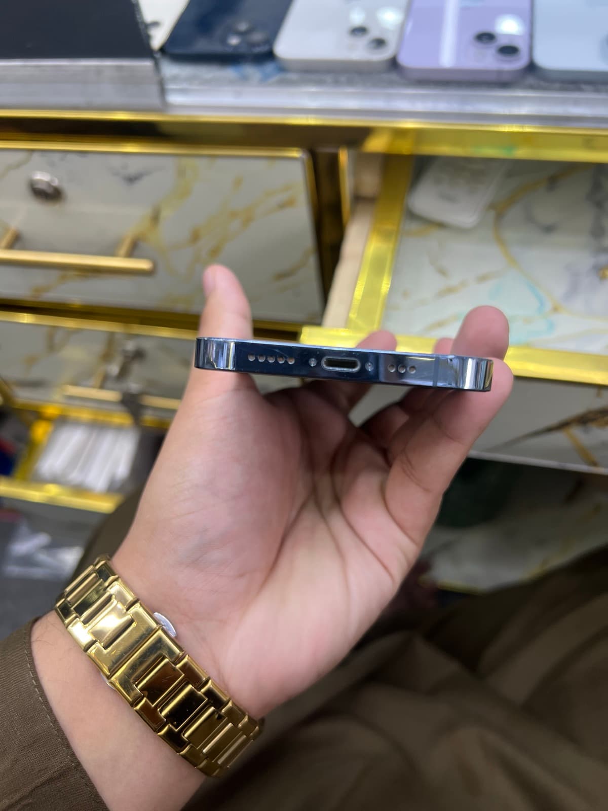 Apple iPhone 13 Pro 128GB in Sierra Blue — photo 3