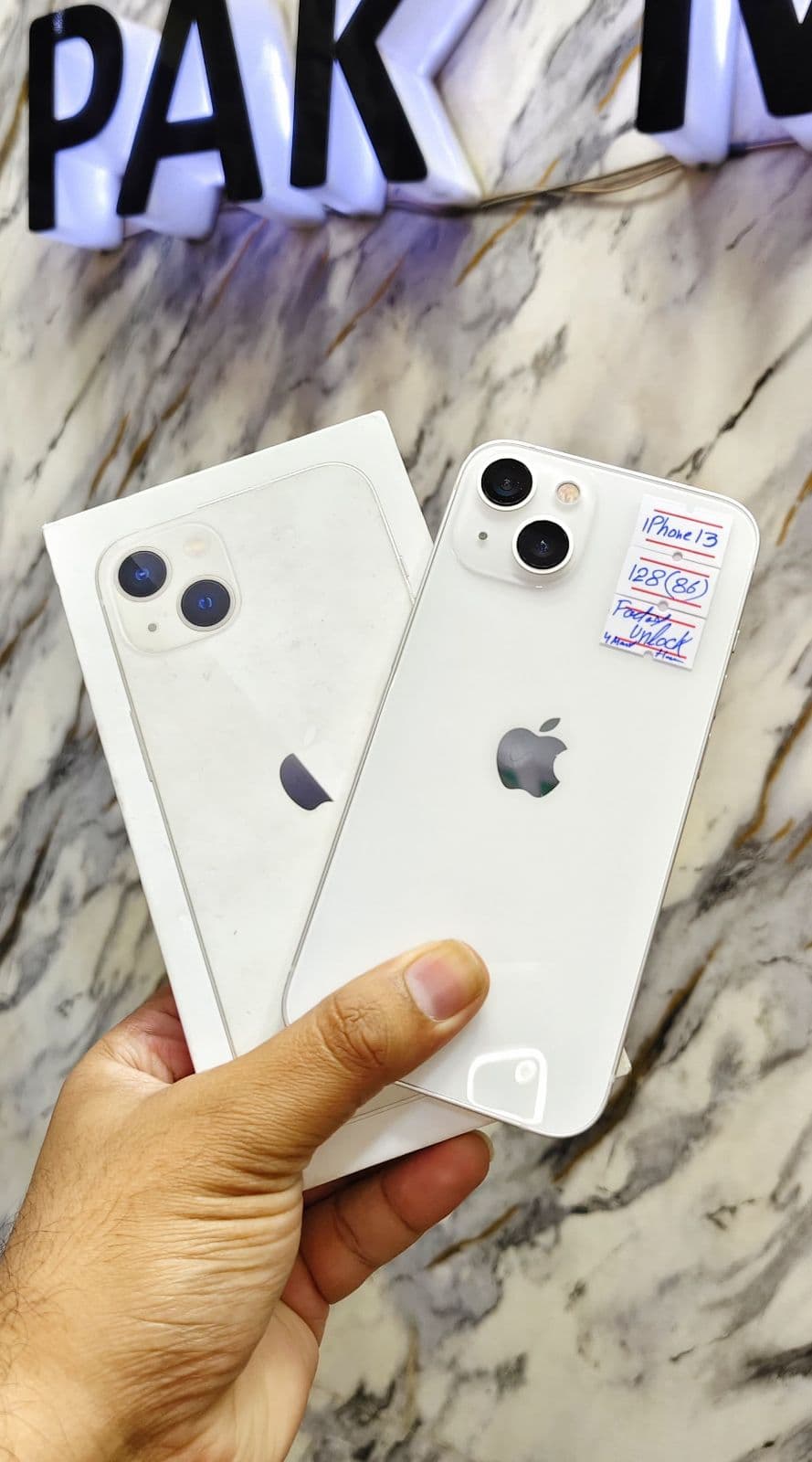 Apple iPhone 13 128GB in Starlight — photo 1