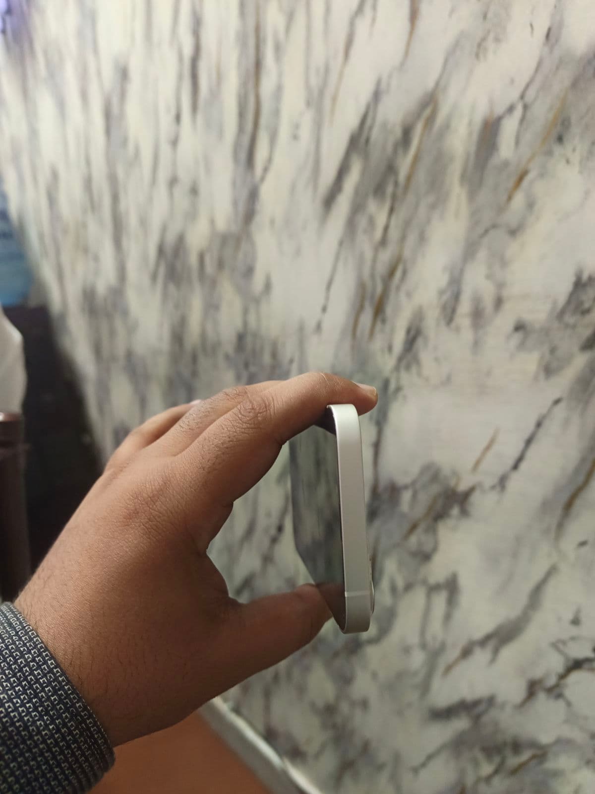 Apple iPhone 13 128GB in Starlight — photo 3
