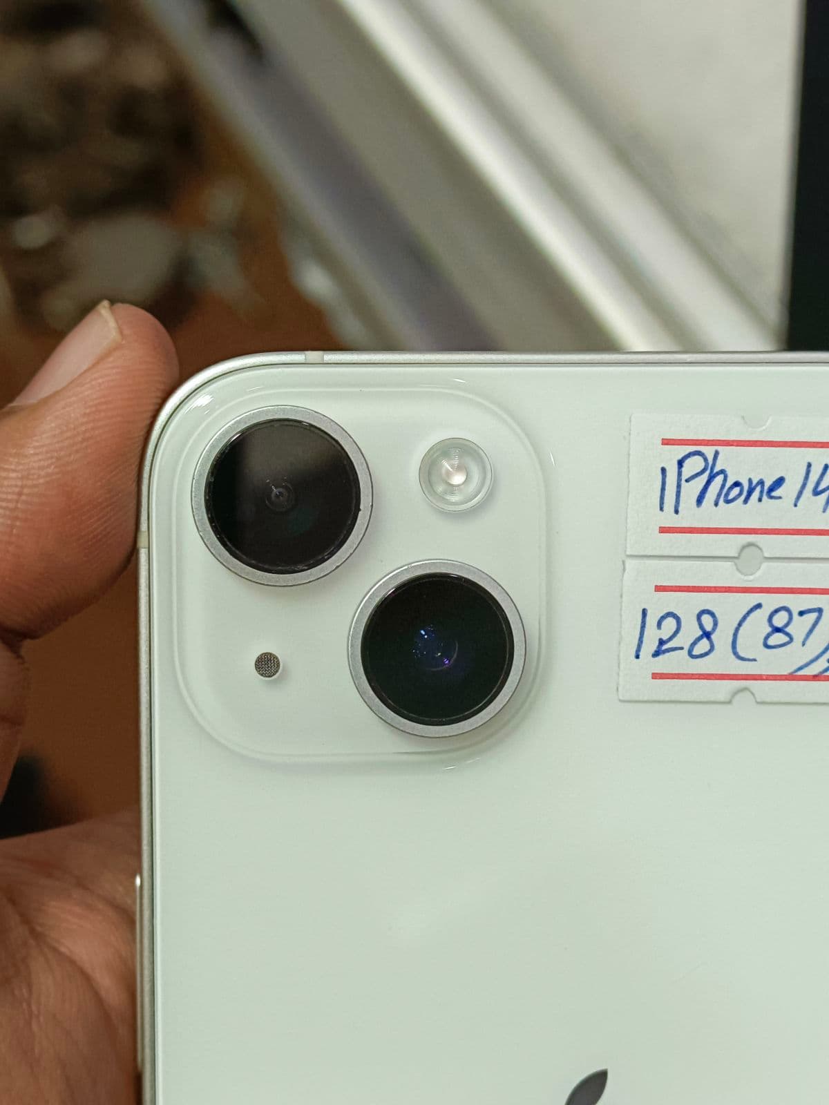 Apple iPhone 14 128GB in Starlight — photo 2