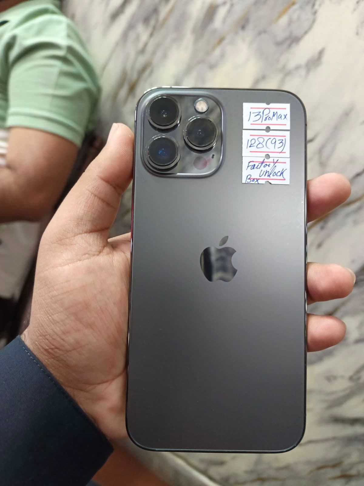Apple iPhone 13 Pro Max 128GB in Graphite — photo 1