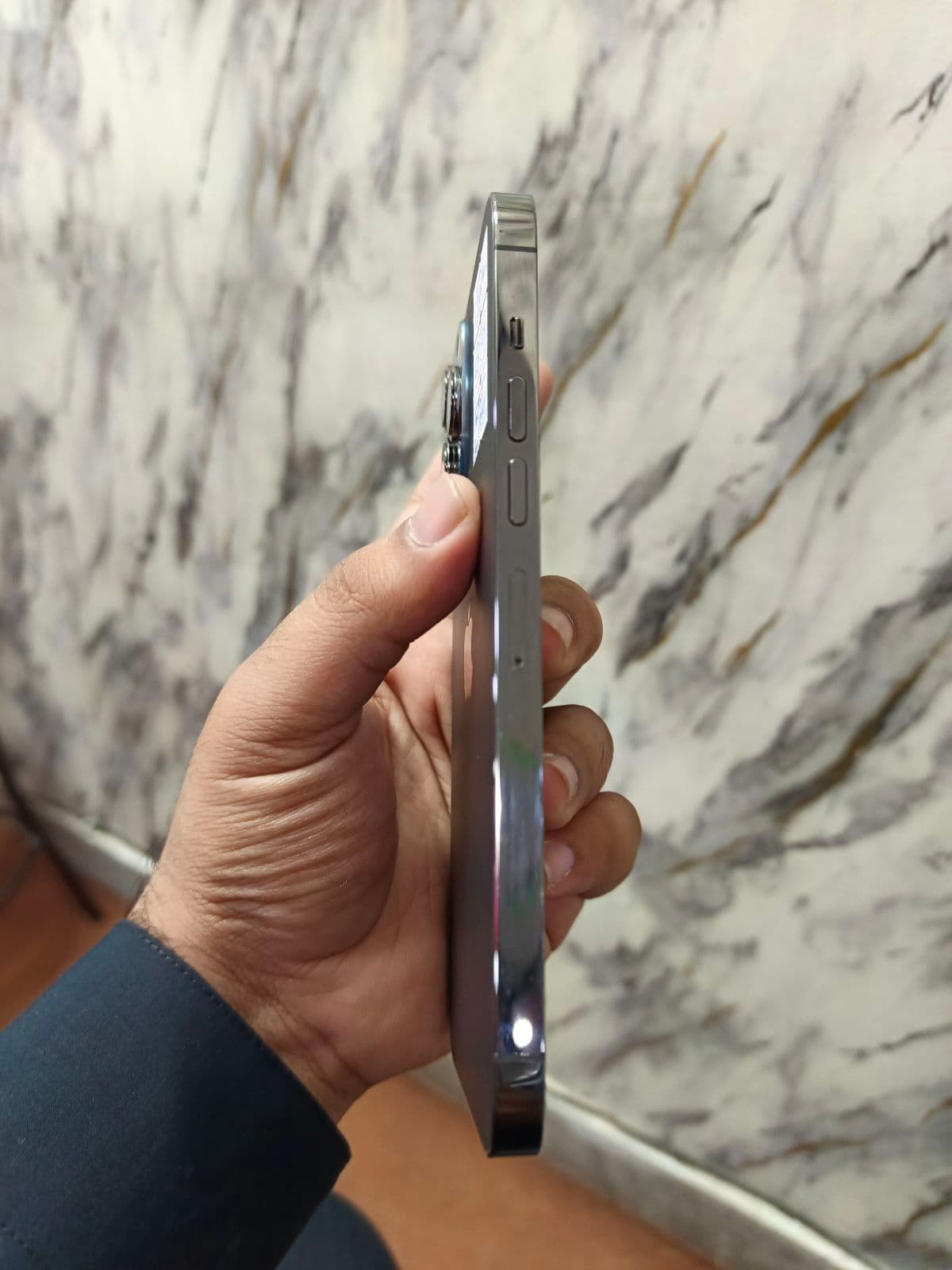 Apple iPhone 13 Pro Max 128GB in Graphite — photo 3