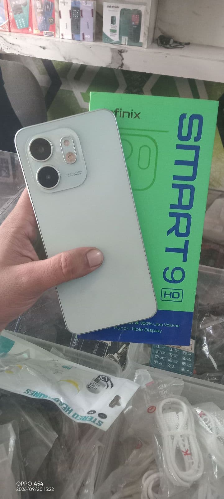 Infinix Smart 9 HD · 4GB / 64GB