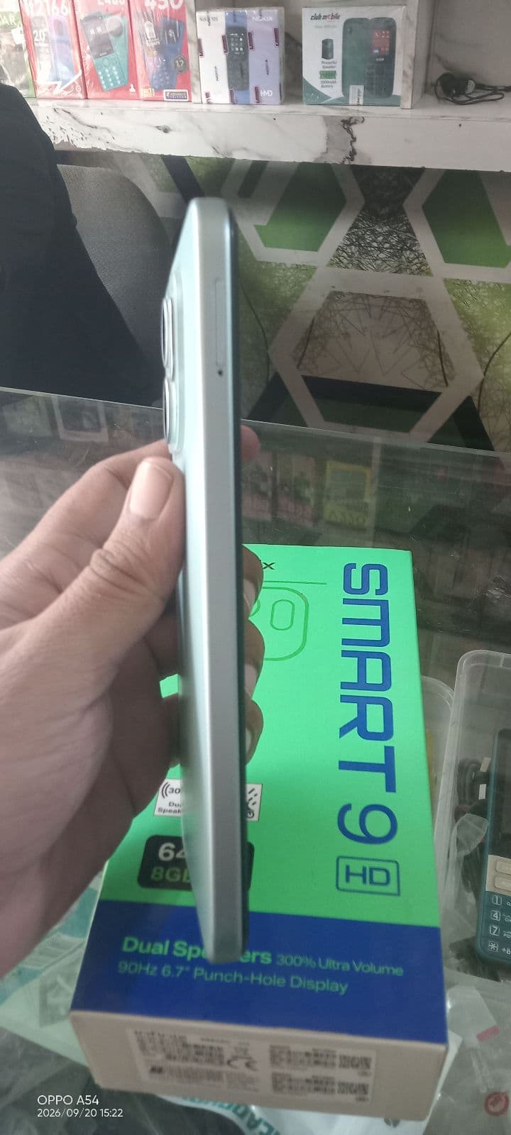 Infinix Smart 9 HD 4GB / 64GB in Mint Green — photo 3