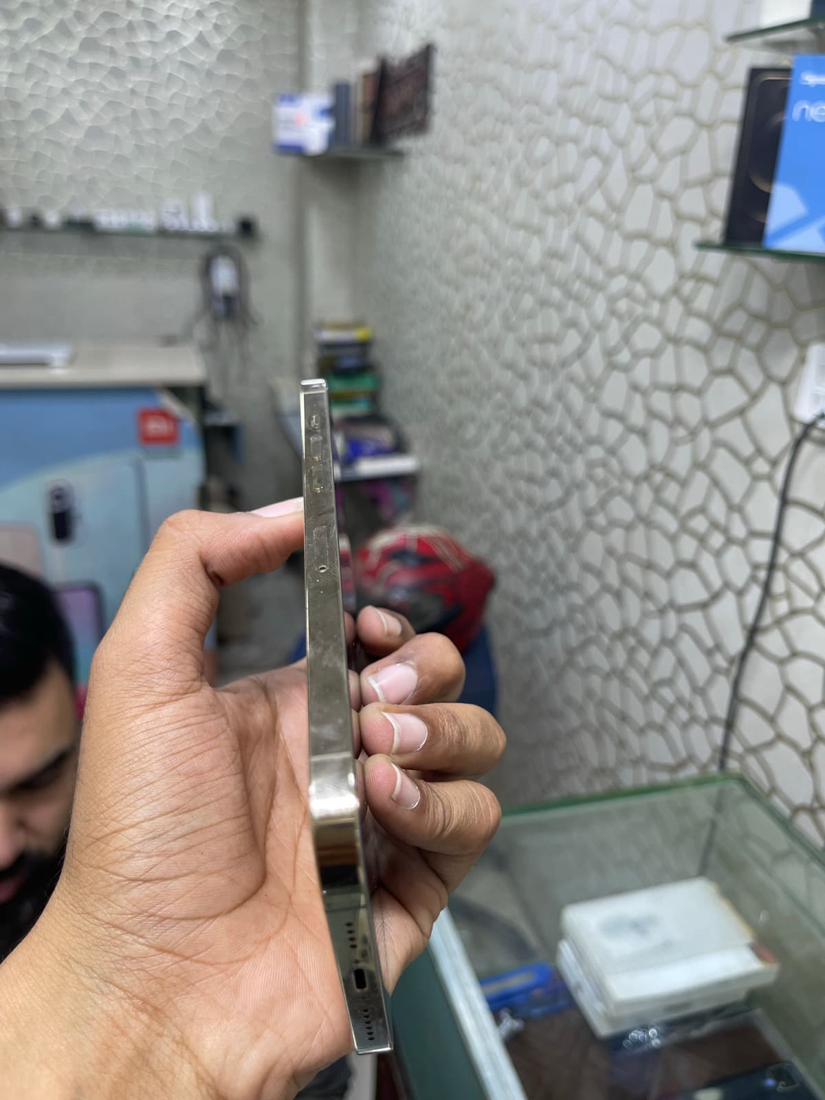 Apple iPhone 13 Pro 128GB in Gold — photo 4