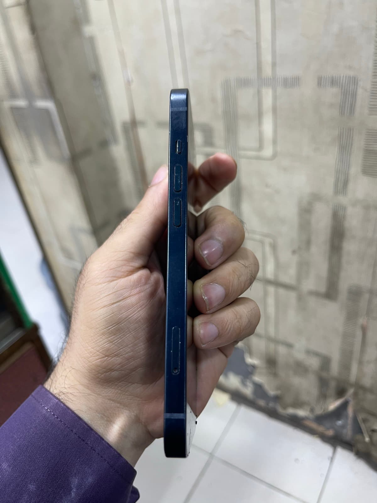 Apple iPhone 13 256GB in Midnight — photo 3