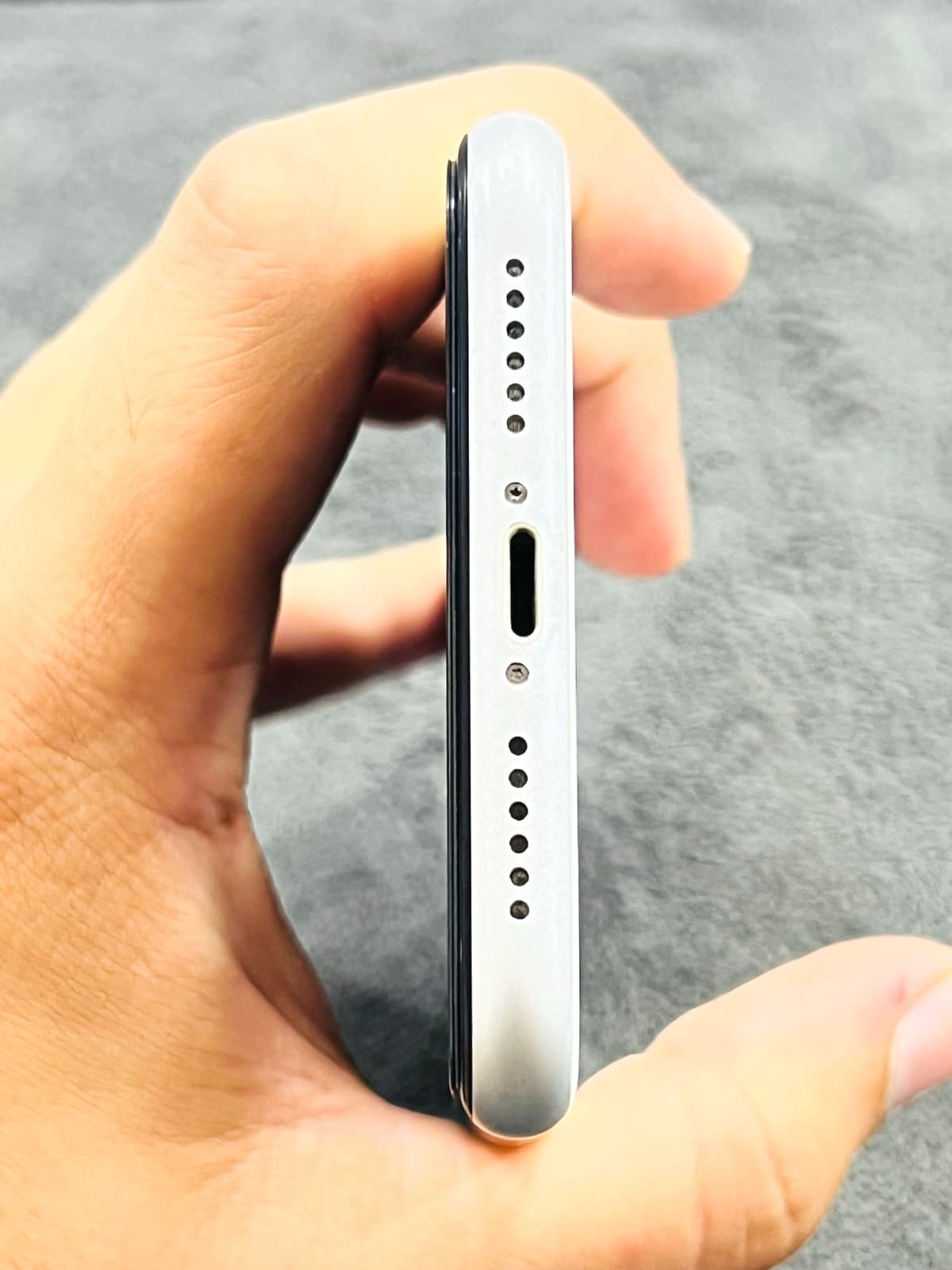 Apple iPhone XR 64GB in White — photo 3