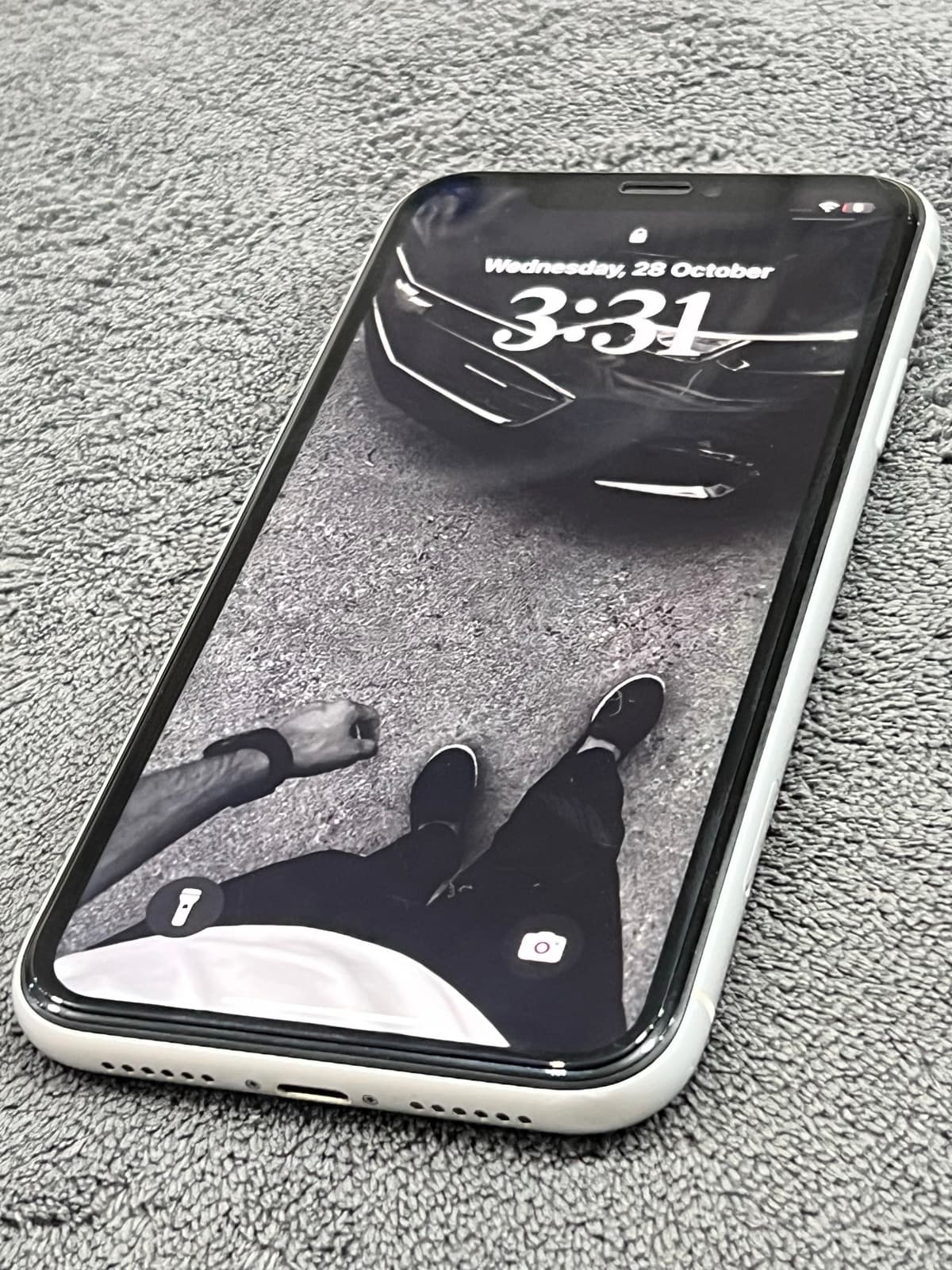 Apple iPhone XR 64GB in White — photo 4