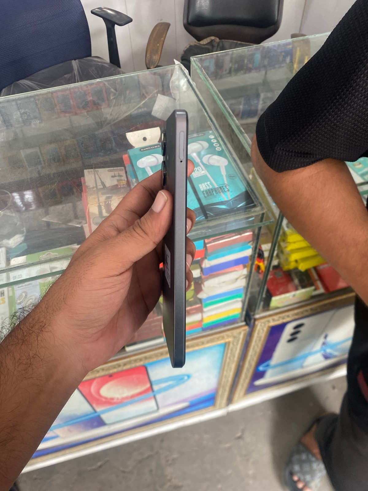 Realme Note 60x 4GB / 64GB in Marble Black — photo 3
