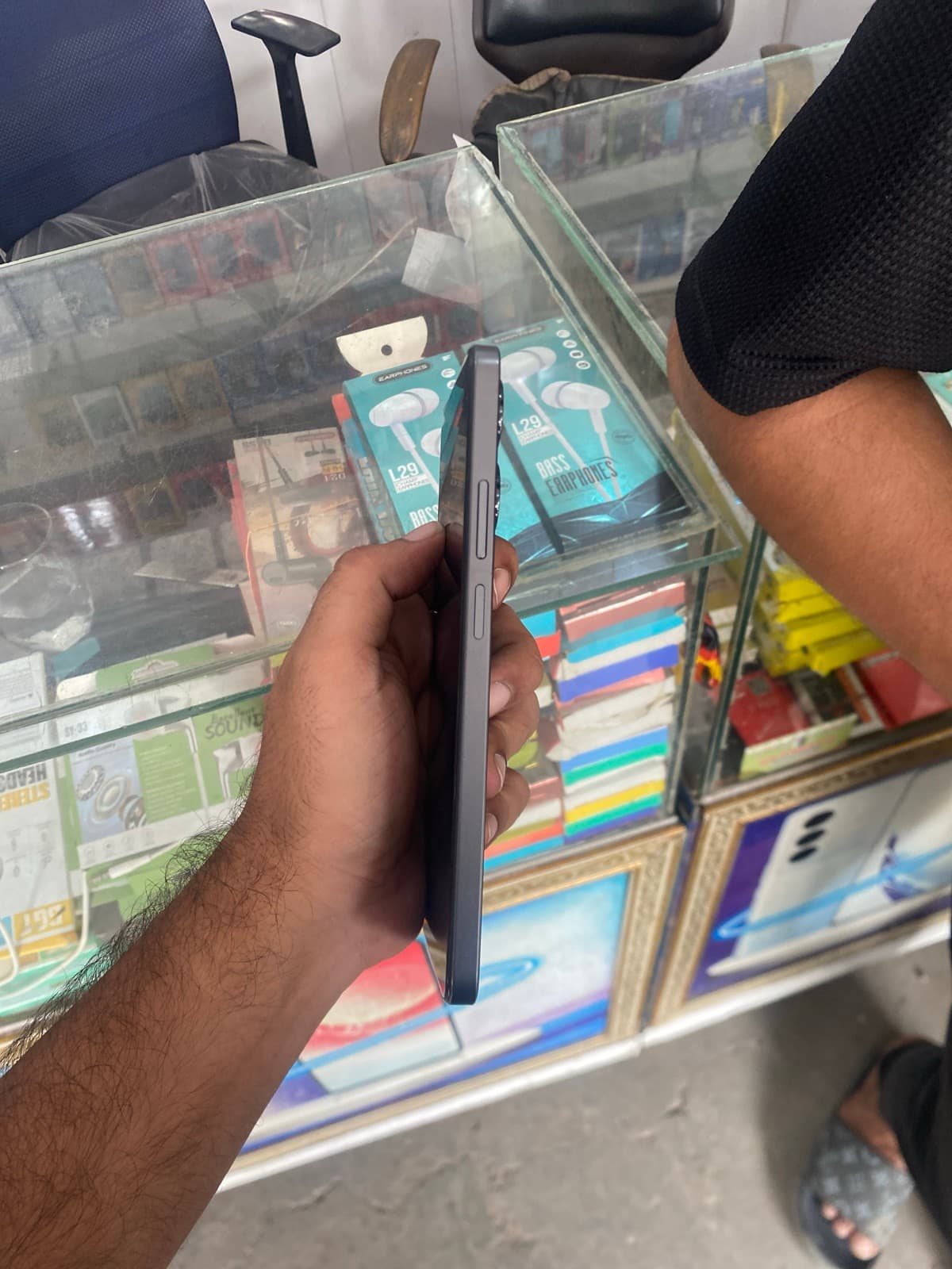 Realme Note 60x 4GB / 64GB in Marble Black — photo 4