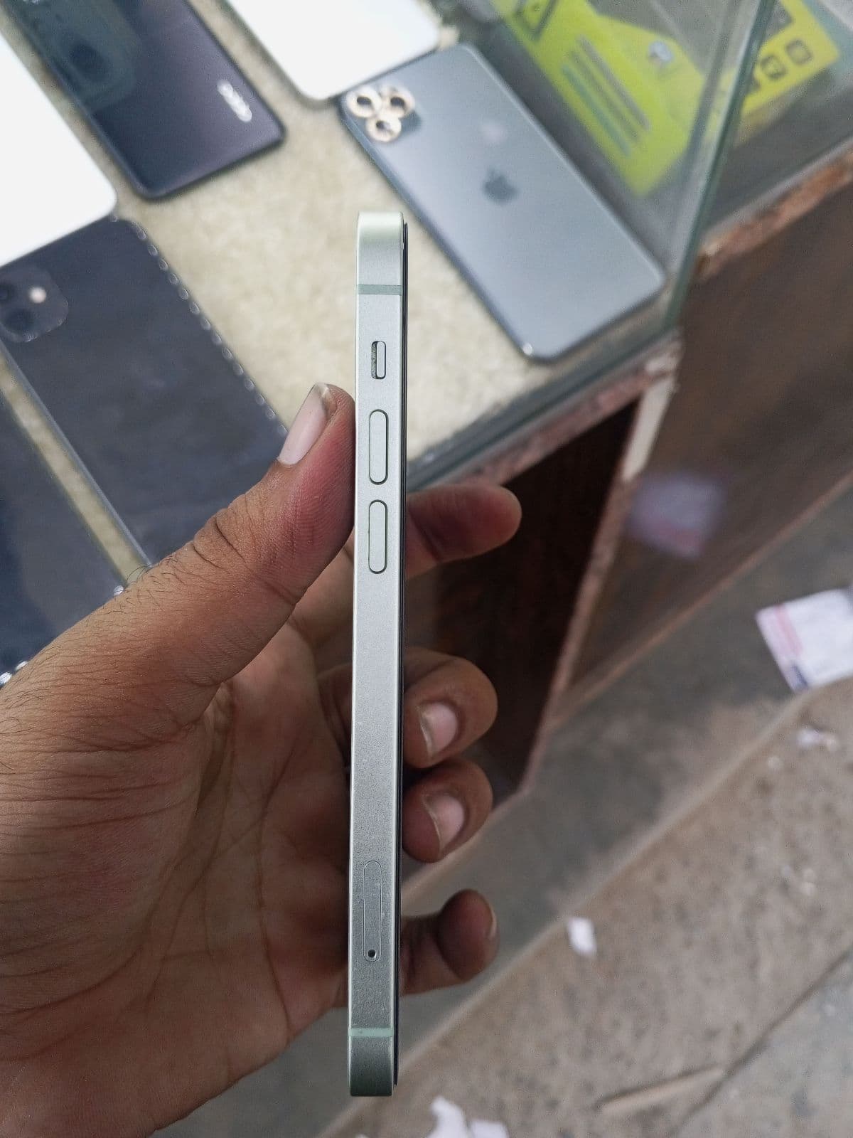 Apple iPhone 12 128GB in Green — photo 4